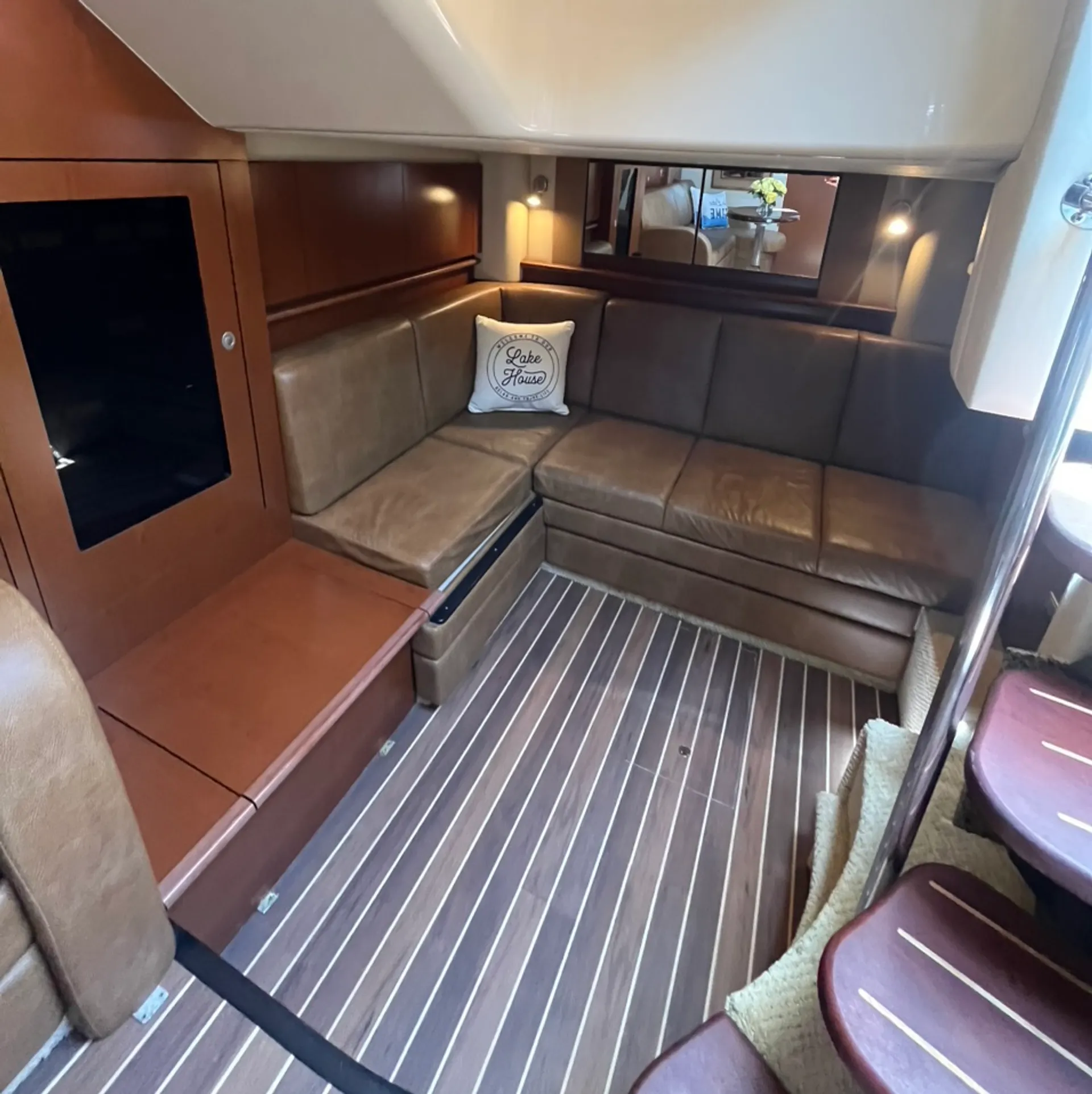 Sea Ray Boats 40 Sundancer in Chicago, IL — photo 8