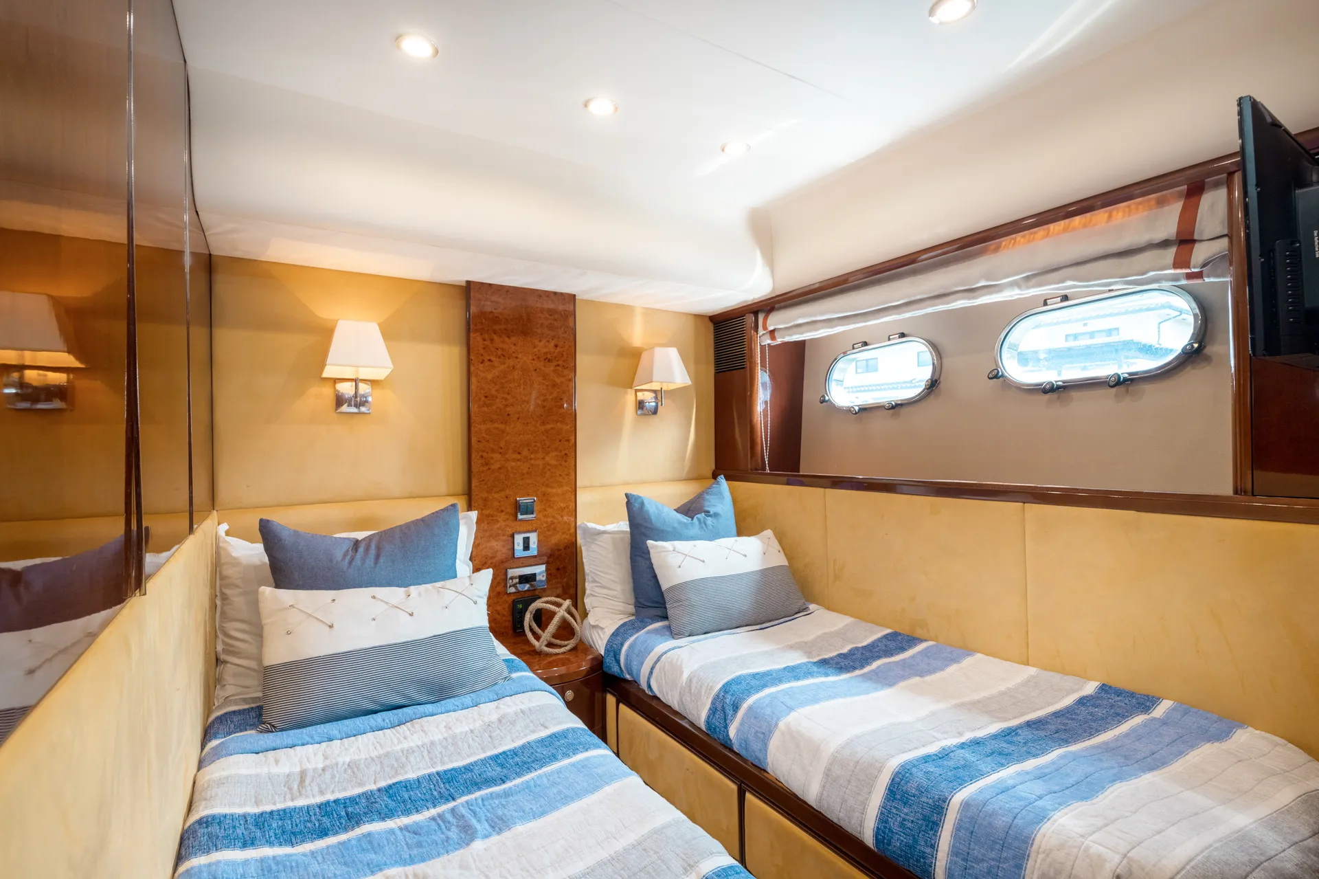 Viking Yacht 75 Princess in Fort Lauderdale, FL — photo 10