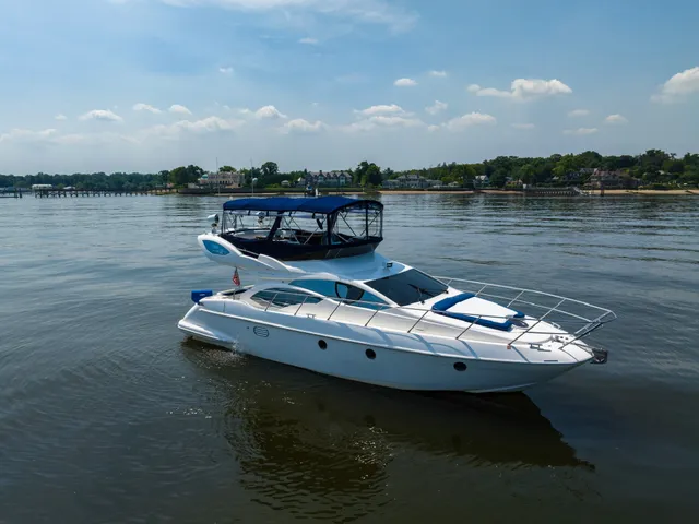 Rent a Azimut motor yacht in Port Washington, NY near me