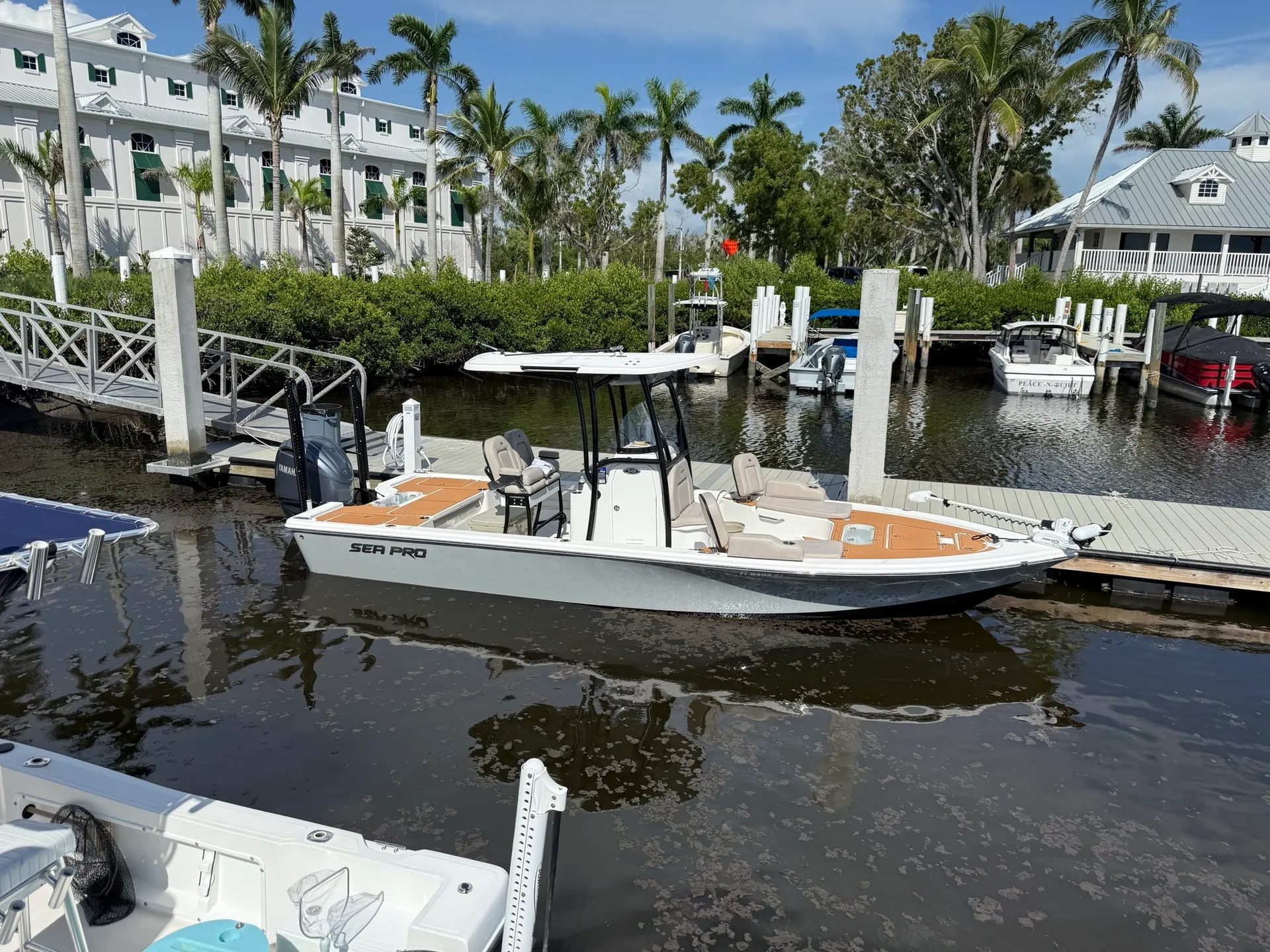 SEA PRO BOATS 248 BAY SERIES in Fort Myers, FL