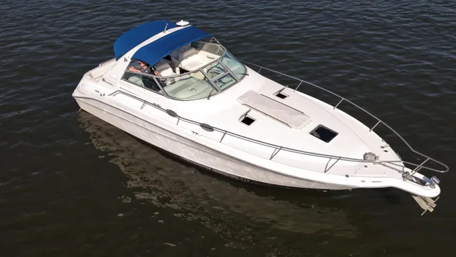 Rent a Sea Ray Boats cruiser in Lake Ozark, MO near me