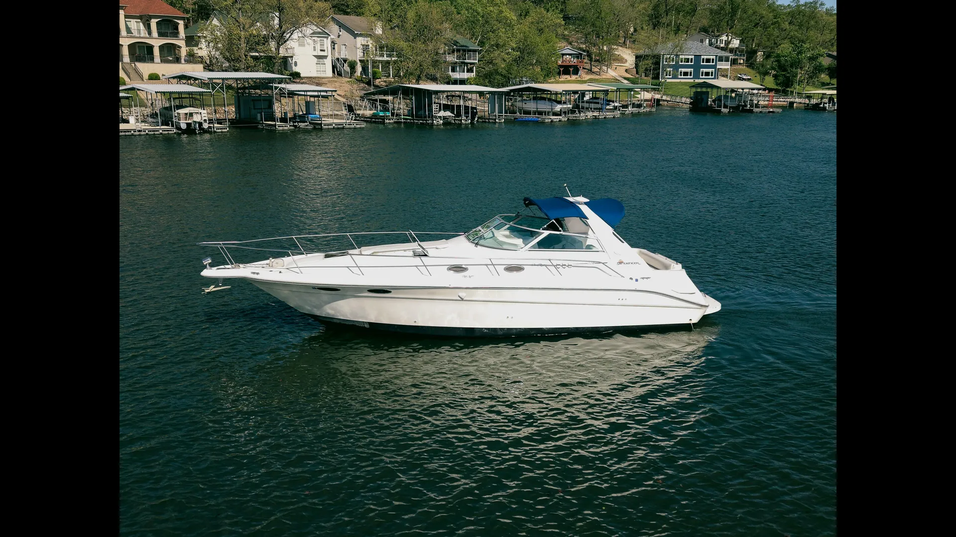 Sea Ray Boats 330 Sundancer in Lake Ozark, MO — photo 3
