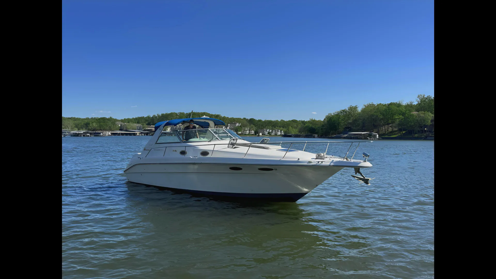 Sea Ray Boats 330 Sundancer in Lake Ozark, MO — photo 6