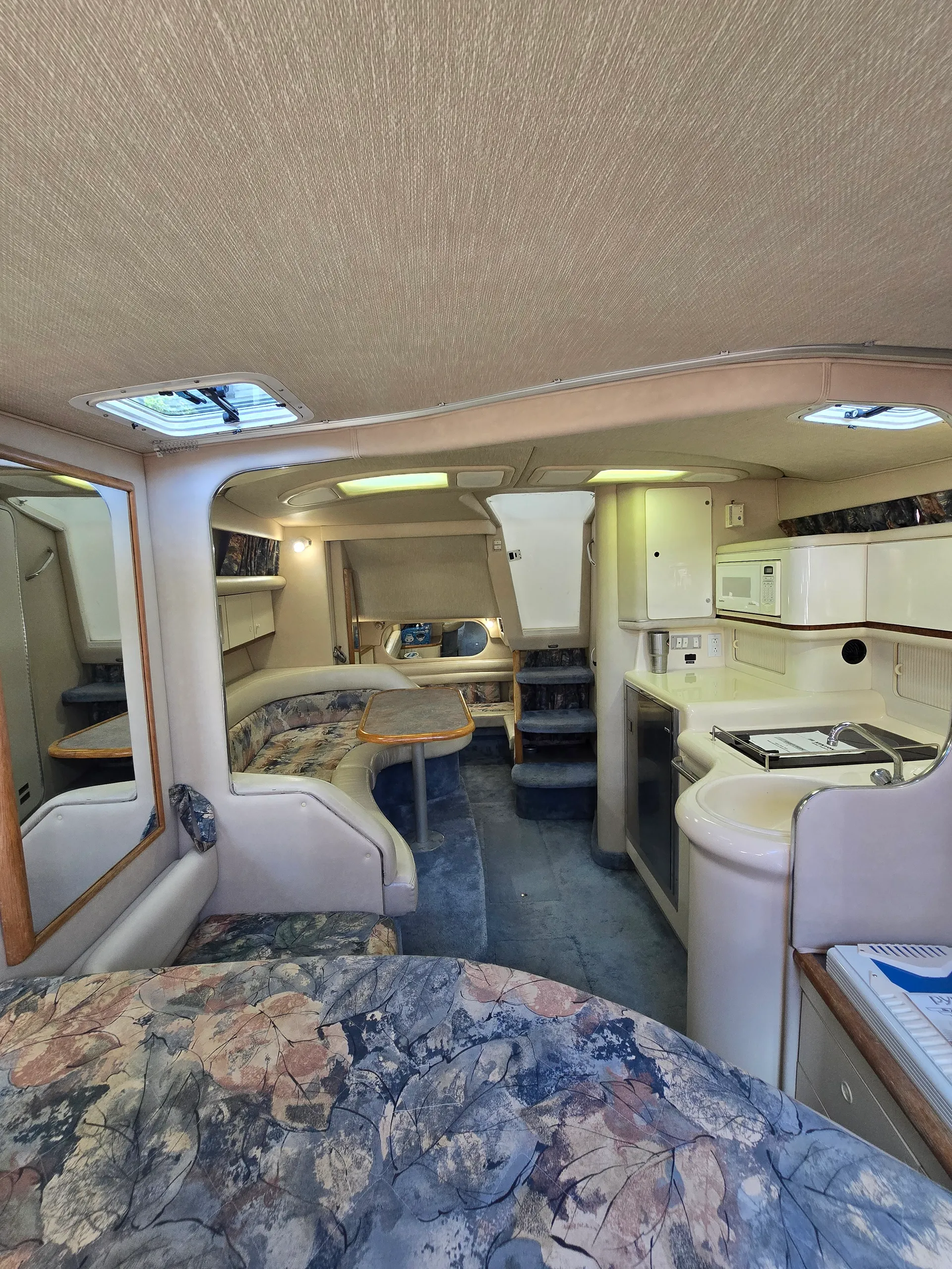 Beautiful mid-size Cruiser perfect for Lake Ozarks