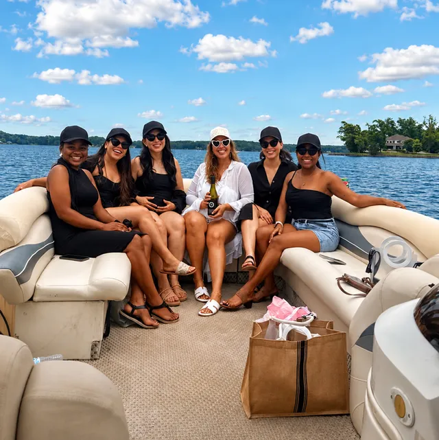 Rent a BENNINGTON MARINE pontoon in Mooresville, NC near me