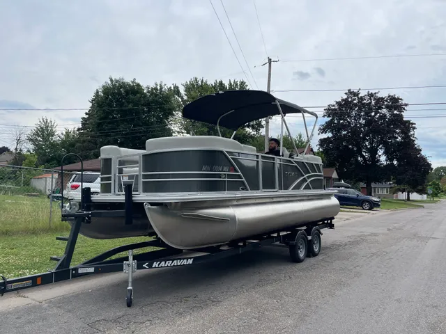 Rent a SYLVAN MARINE pontoon in White Bear Lake, MN near me