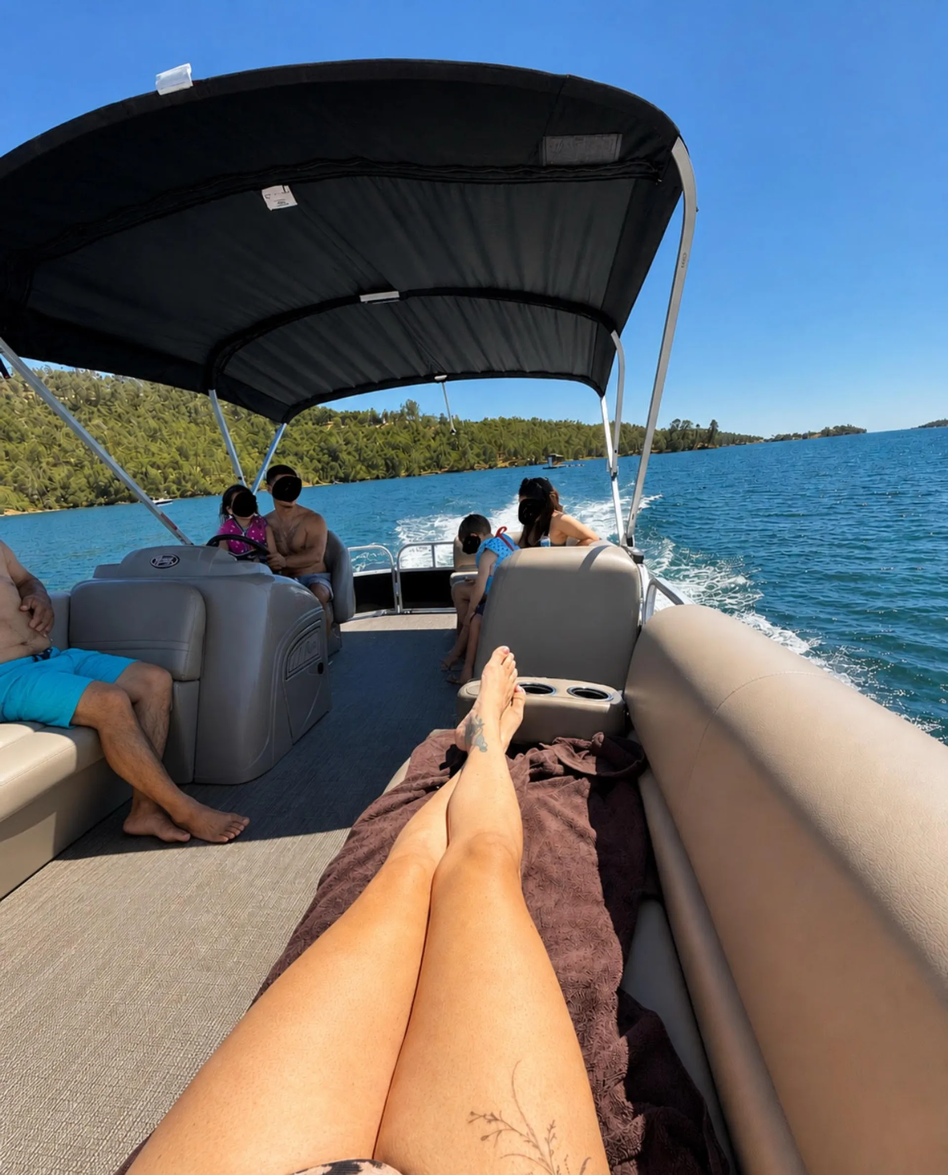 2023 Ranger 200C Pontoon Boat Rental – Cruise in Comfort &amp; Style!