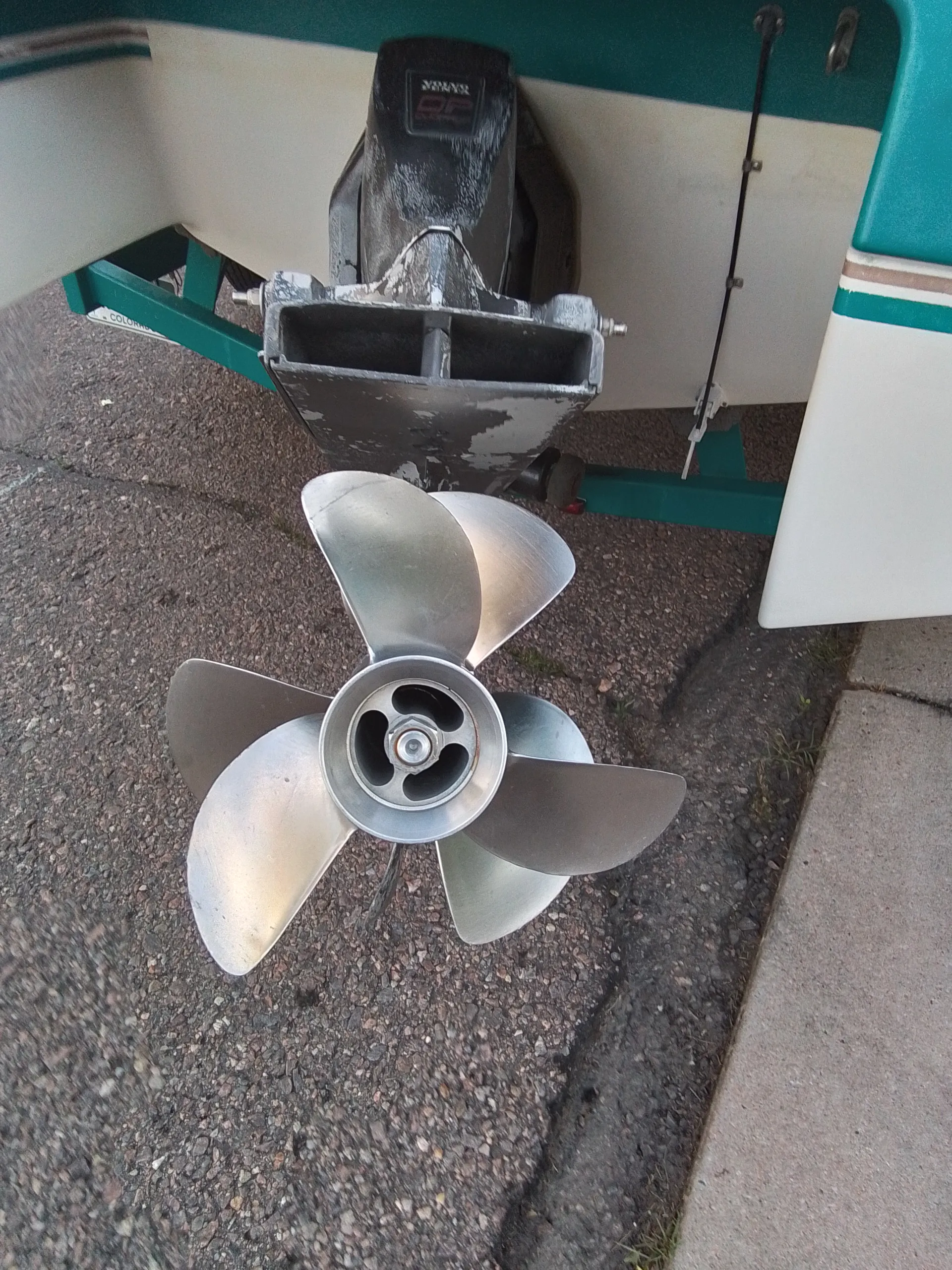 FOUR WINNS BOATS 225 SUNDOWNER W/TRAILER in Littleton, CO — photo 3
