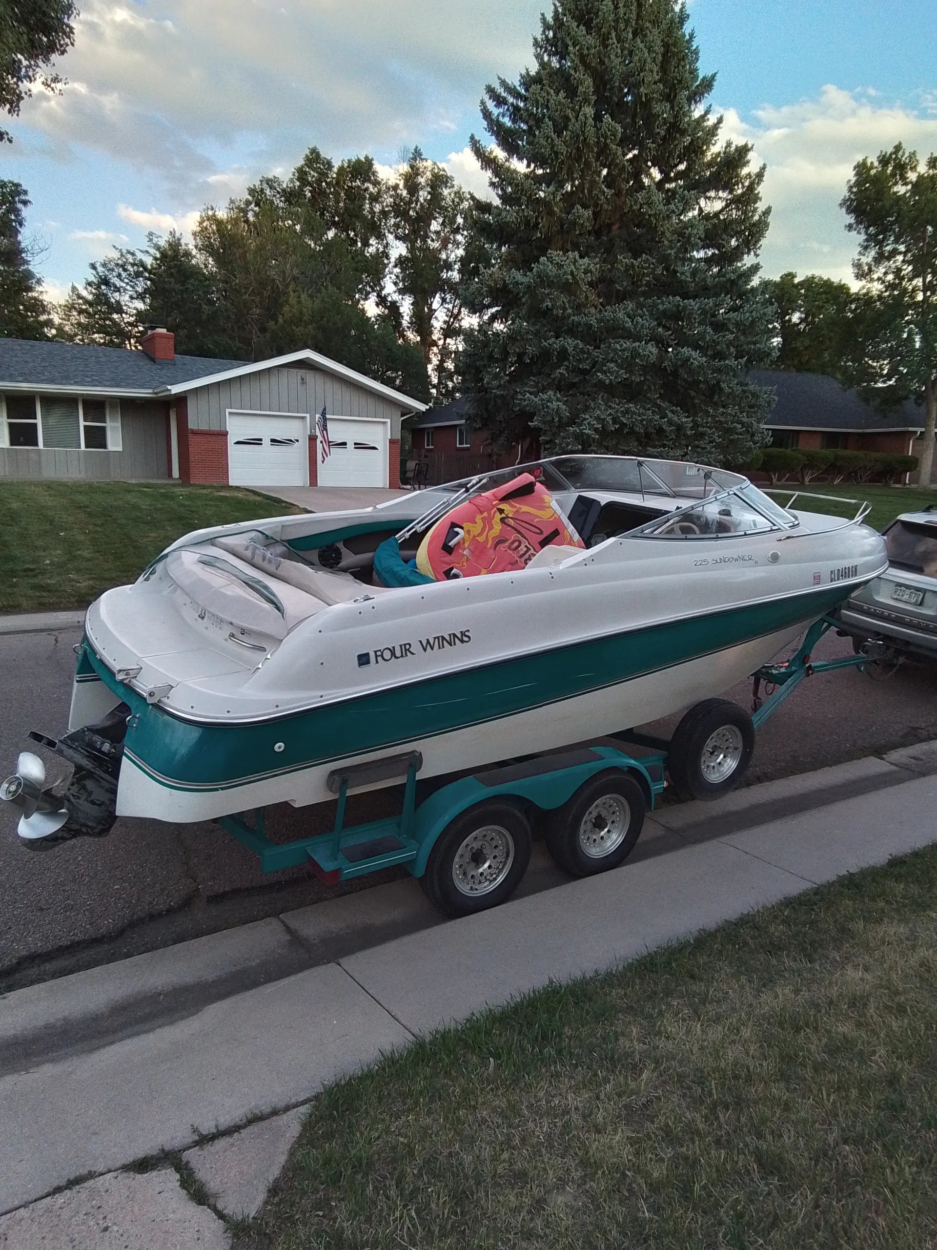FOUR WINNS BOATS 225 SUNDOWNER W/TRAILER in Littleton, CO — photo 2