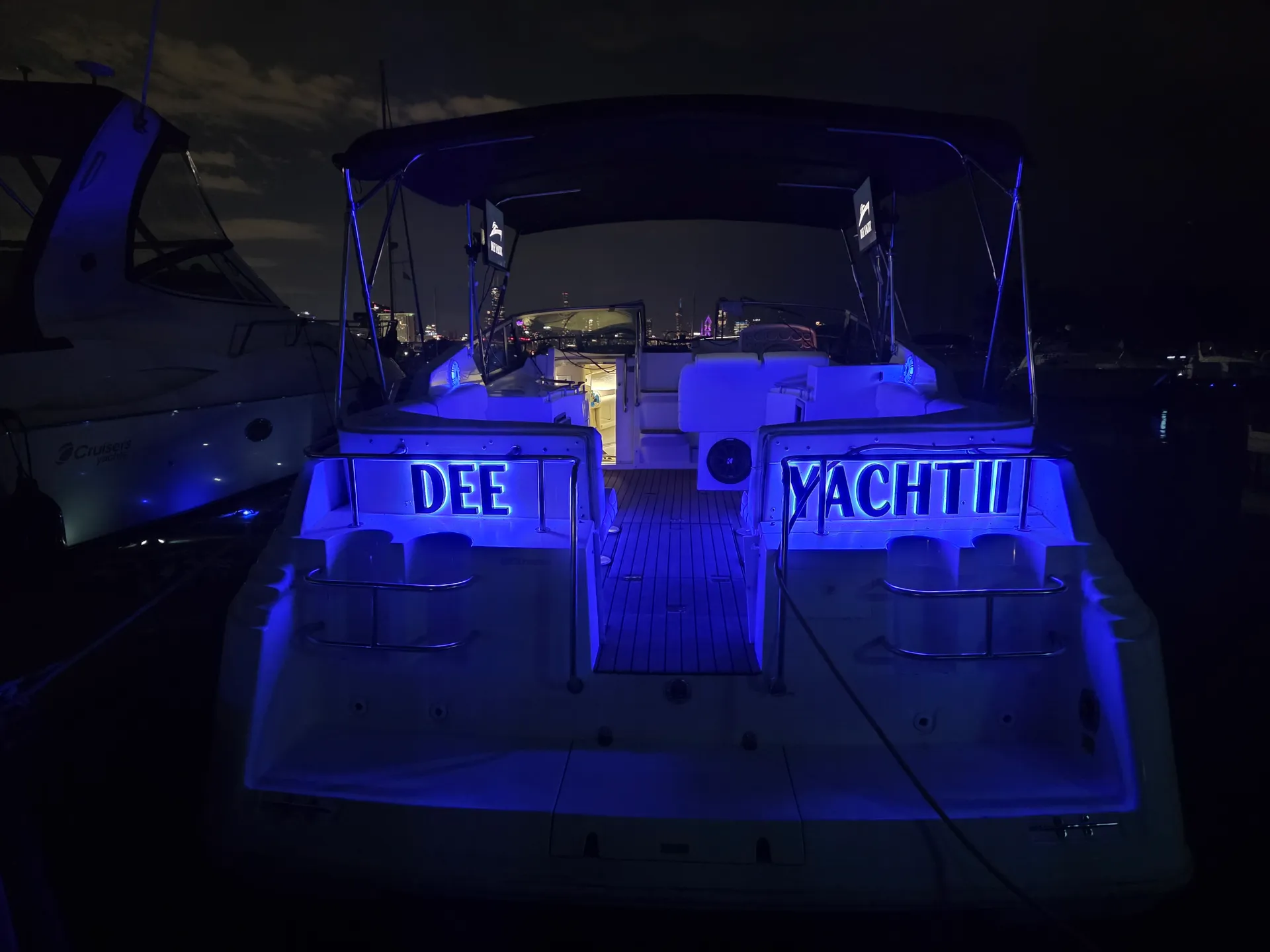 Cruisers Yachts Yacht 35 in Chicago, IL — photo 6