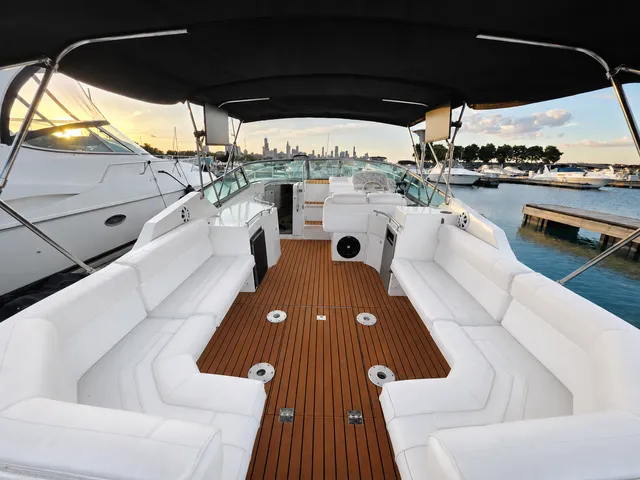 Rent a Cruisers Yachts motor yacht in Chicago, IL near me