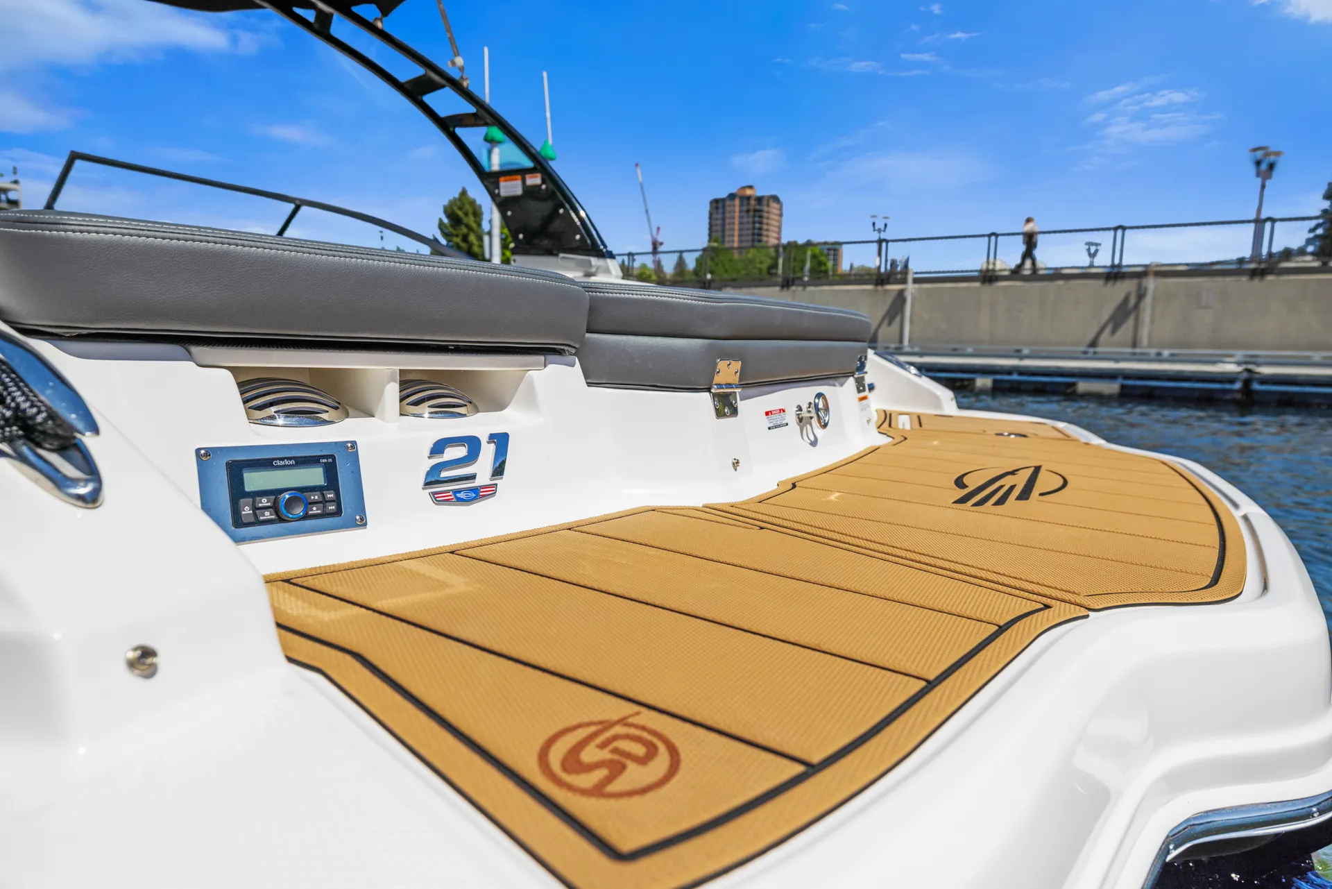 Premium 2024 Chaparral 21 SSi – Luxury Cruising - Perfect for Families