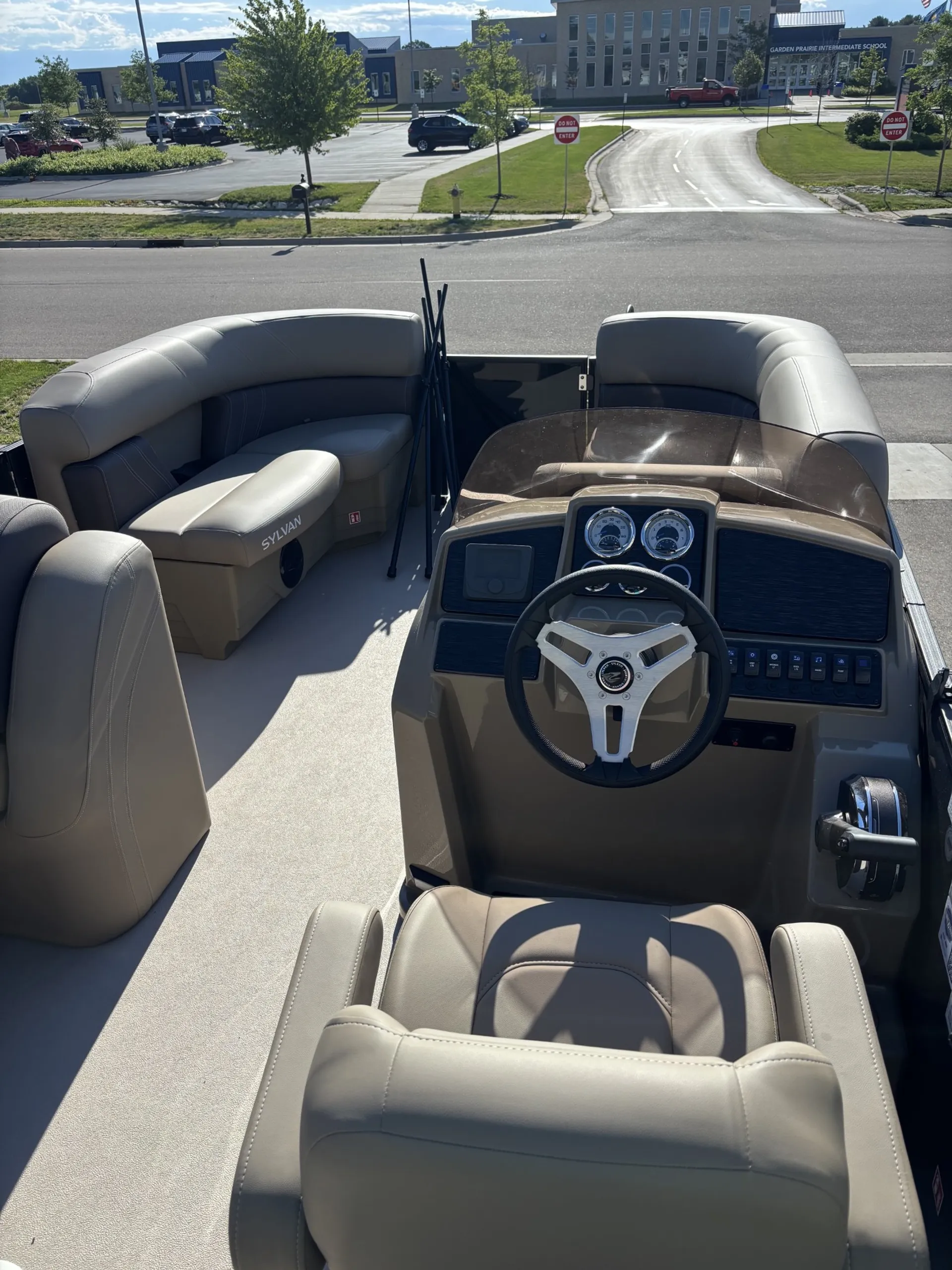 SYLVAN MARINE 818 MIRAGE CRUISE in Beloit, WI — photo 4