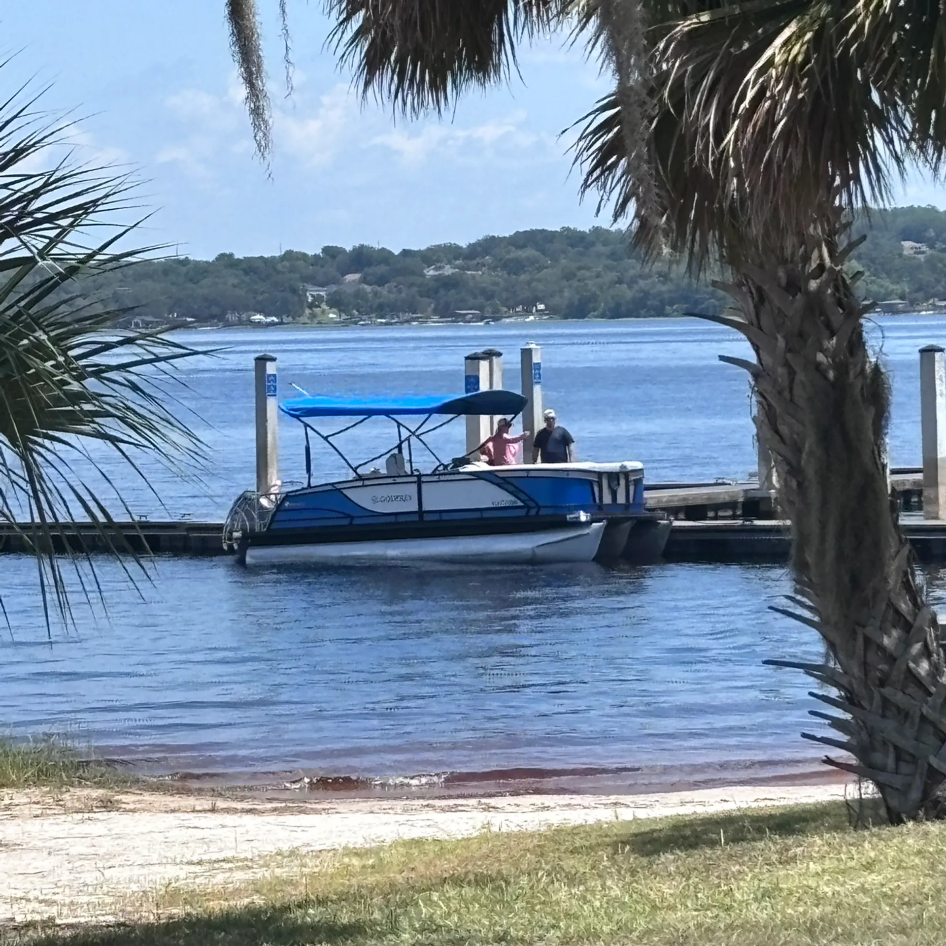 22 ft Tritoon - Max 12 People - Lake delivery available