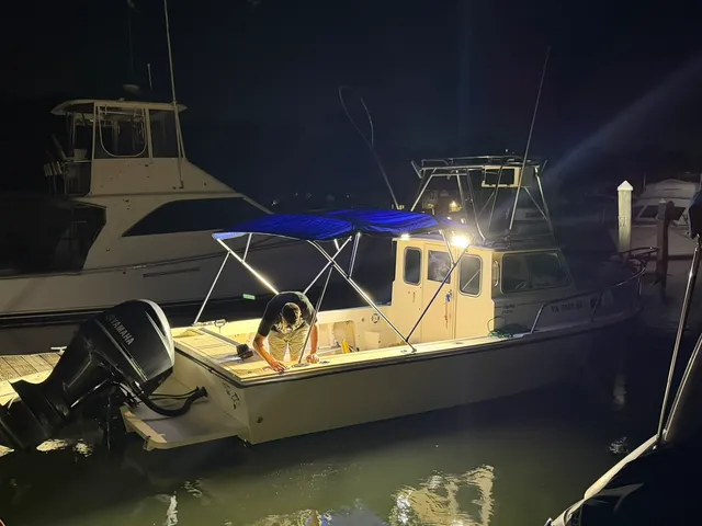 Rent a Parker Marine pilothouse in Norfolk, VA near me