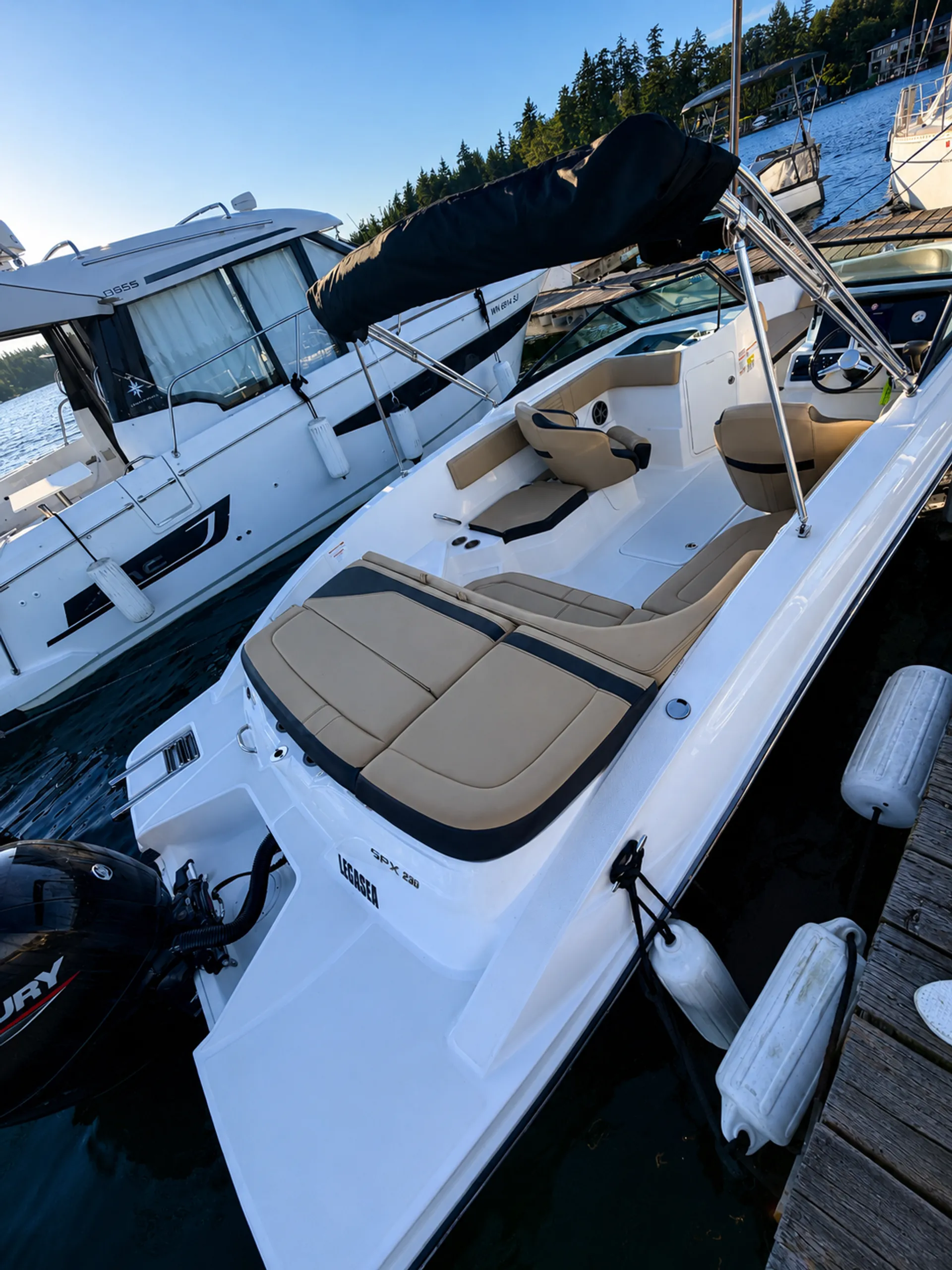☀️ 2021 Sea Ray | Free Towable Tube, Inflatable Dock &amp; Floating Mat