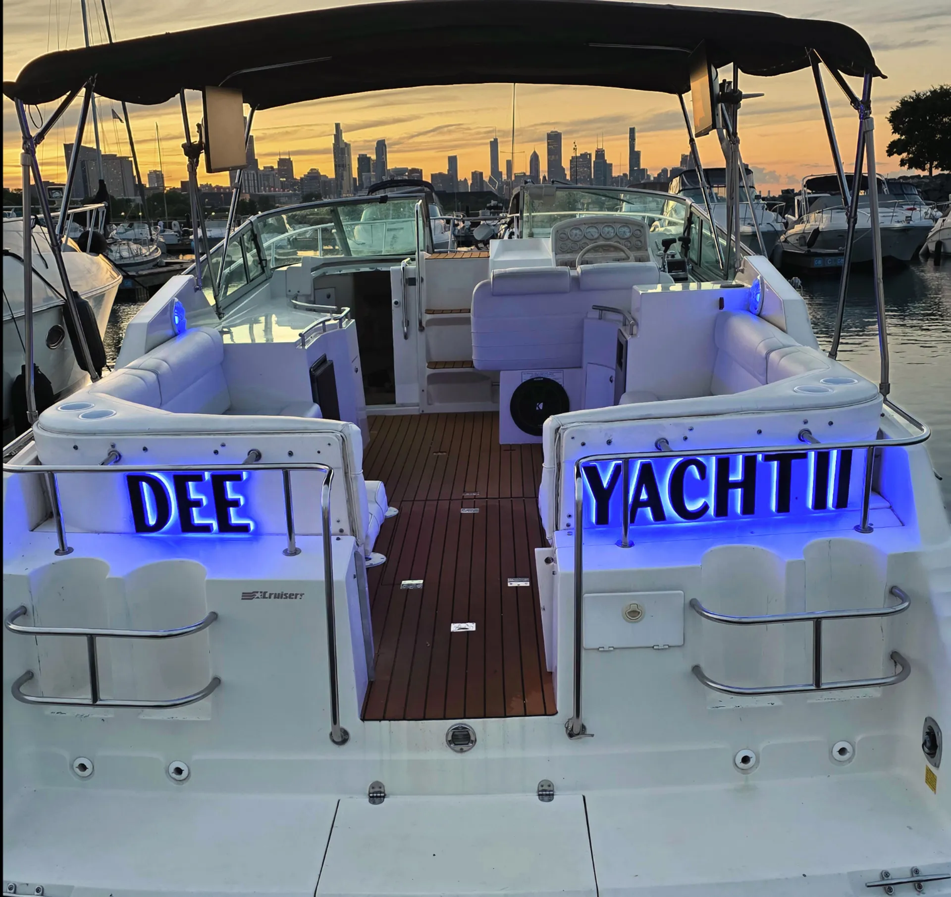 Cruisers Yachts Yacht 35 in Chicago, IL — photo 2