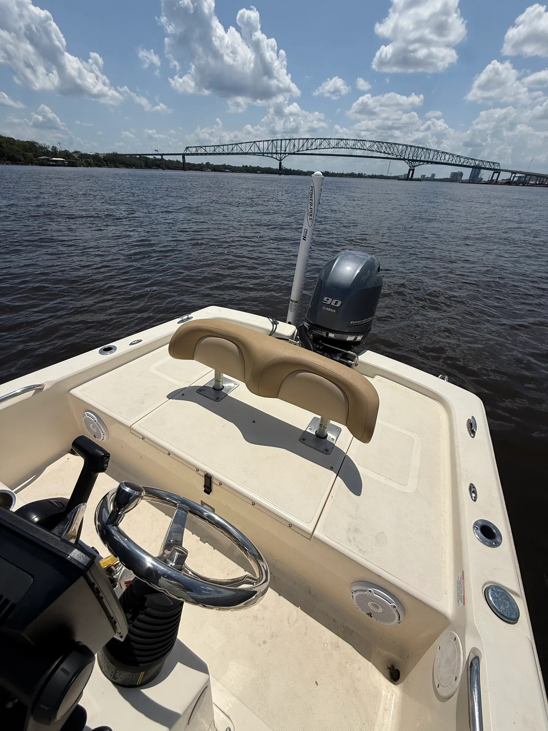 Coastal Calm: Four-Person Fishing and Leisure Vessel