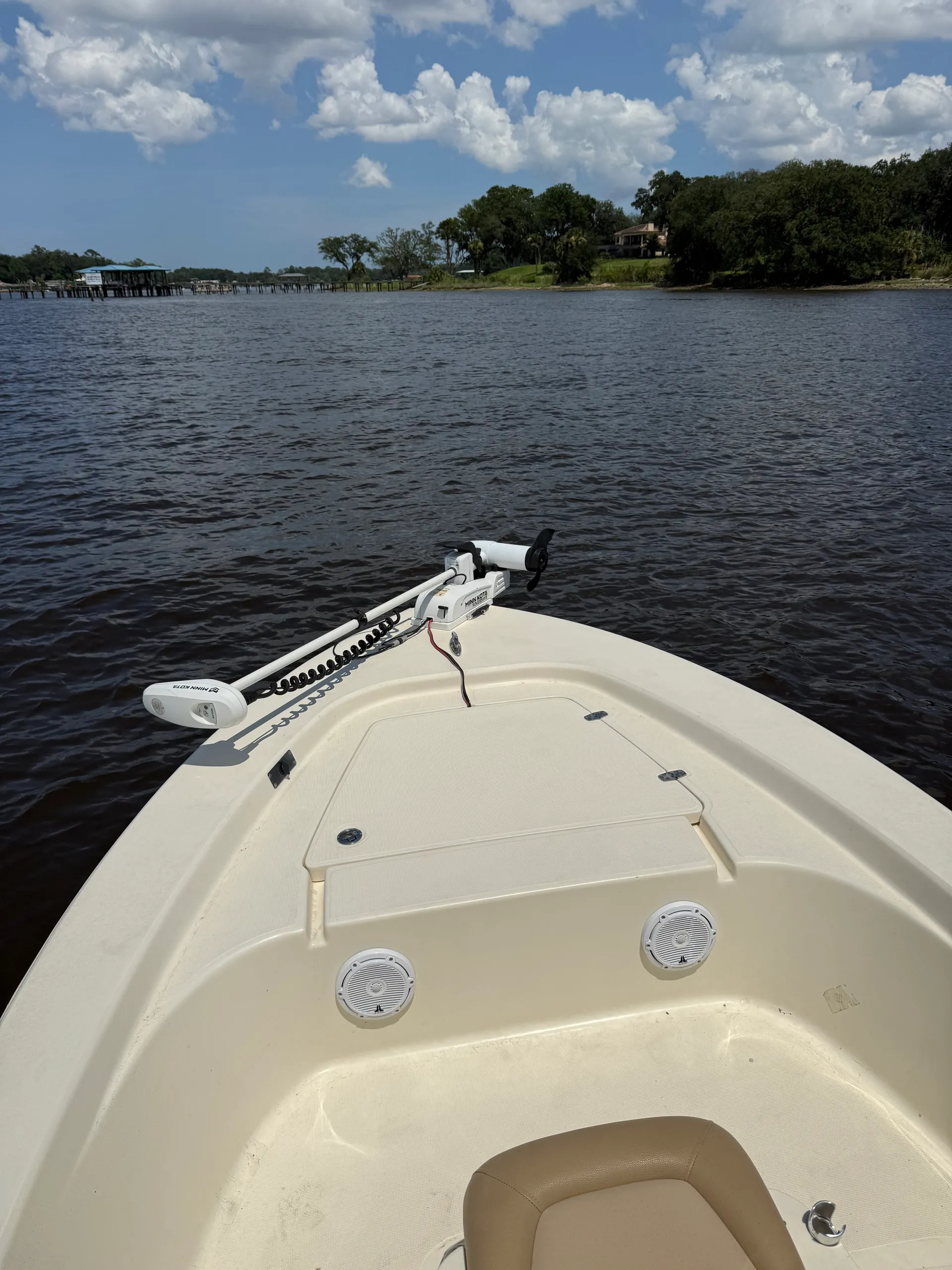 Coastal Calm: Four-Person Fishing and Leisure Vessel