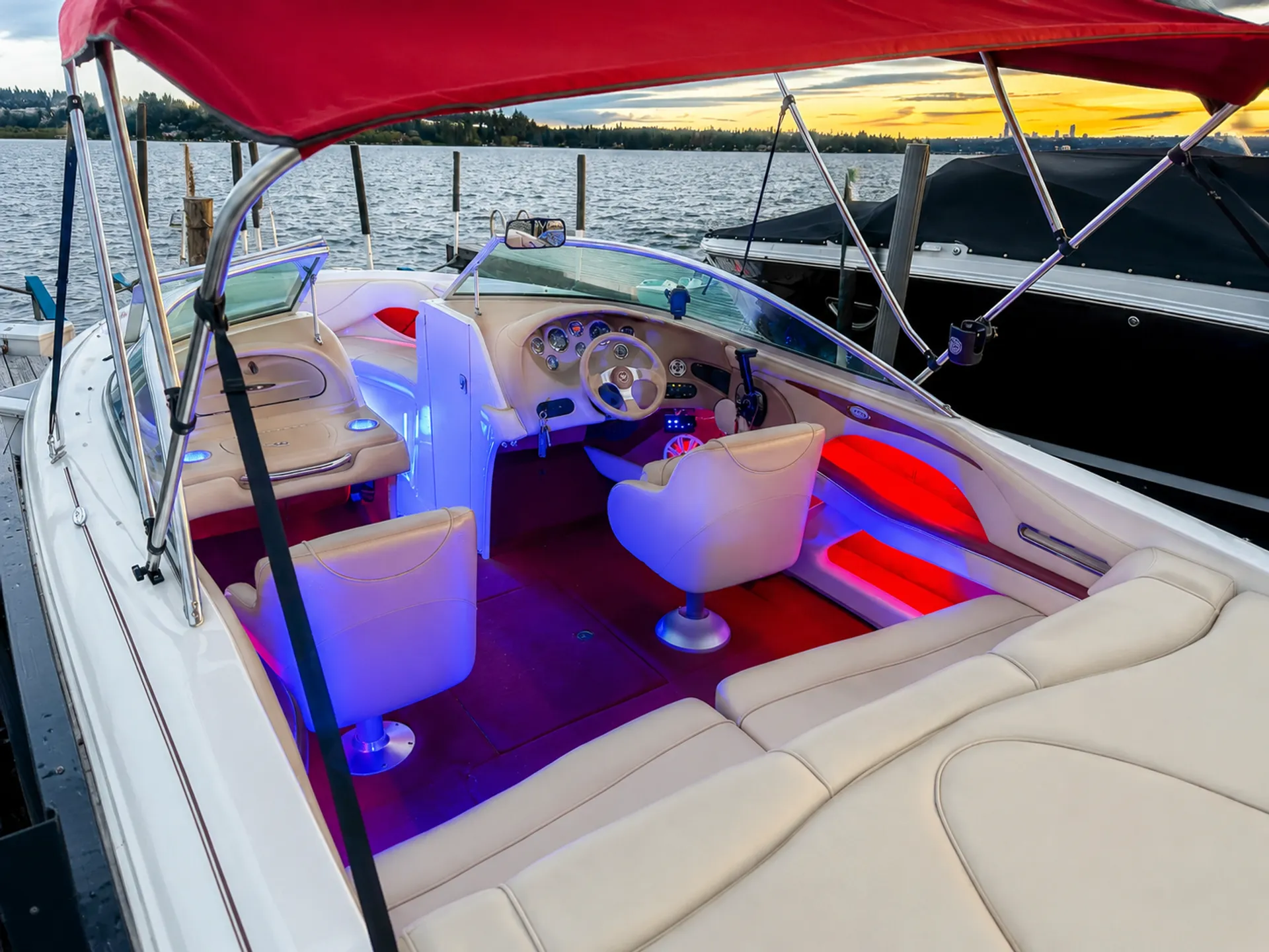 🌅 Sunset-Ready 21' Sea Ray — Bluetooth, Bimini, Cruising + Tubing Add