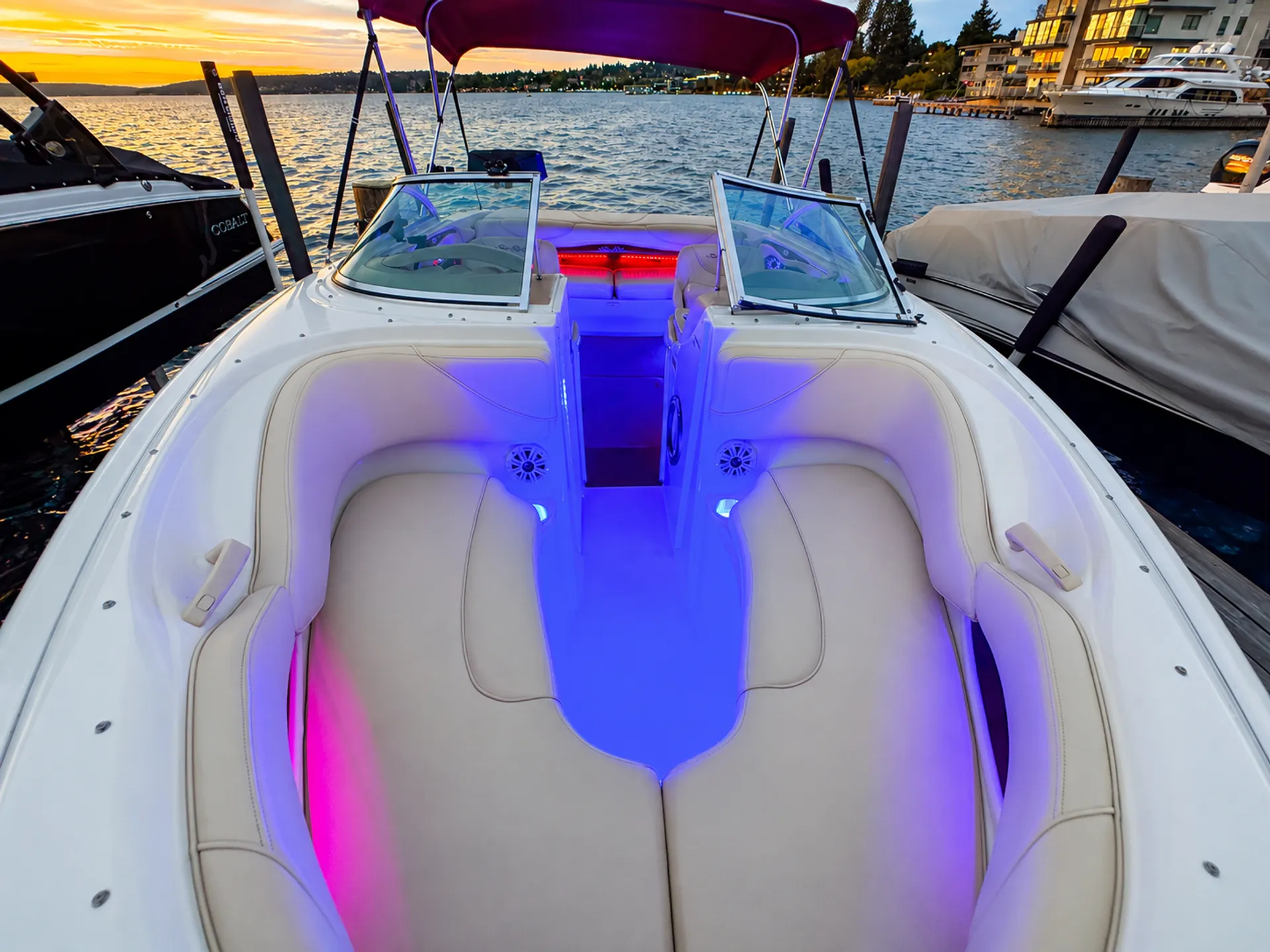 🌅 Sunset-Ready 21' Sea Ray — Bluetooth, Bimini, Cruising + Tubing Add