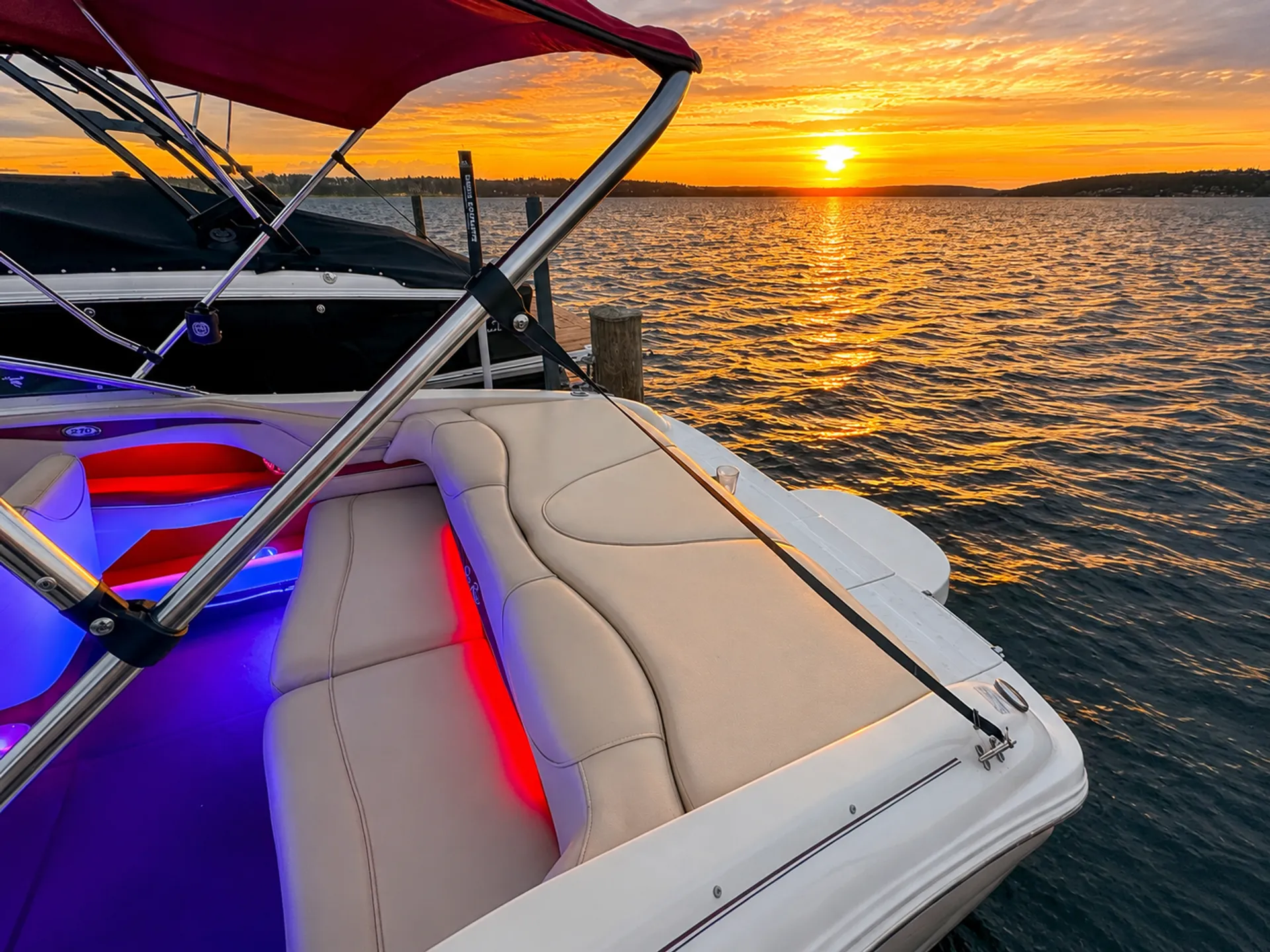 🌅 Sunset-Ready 21' Sea Ray — Bluetooth, Bimini, Cruising + Tubing Add