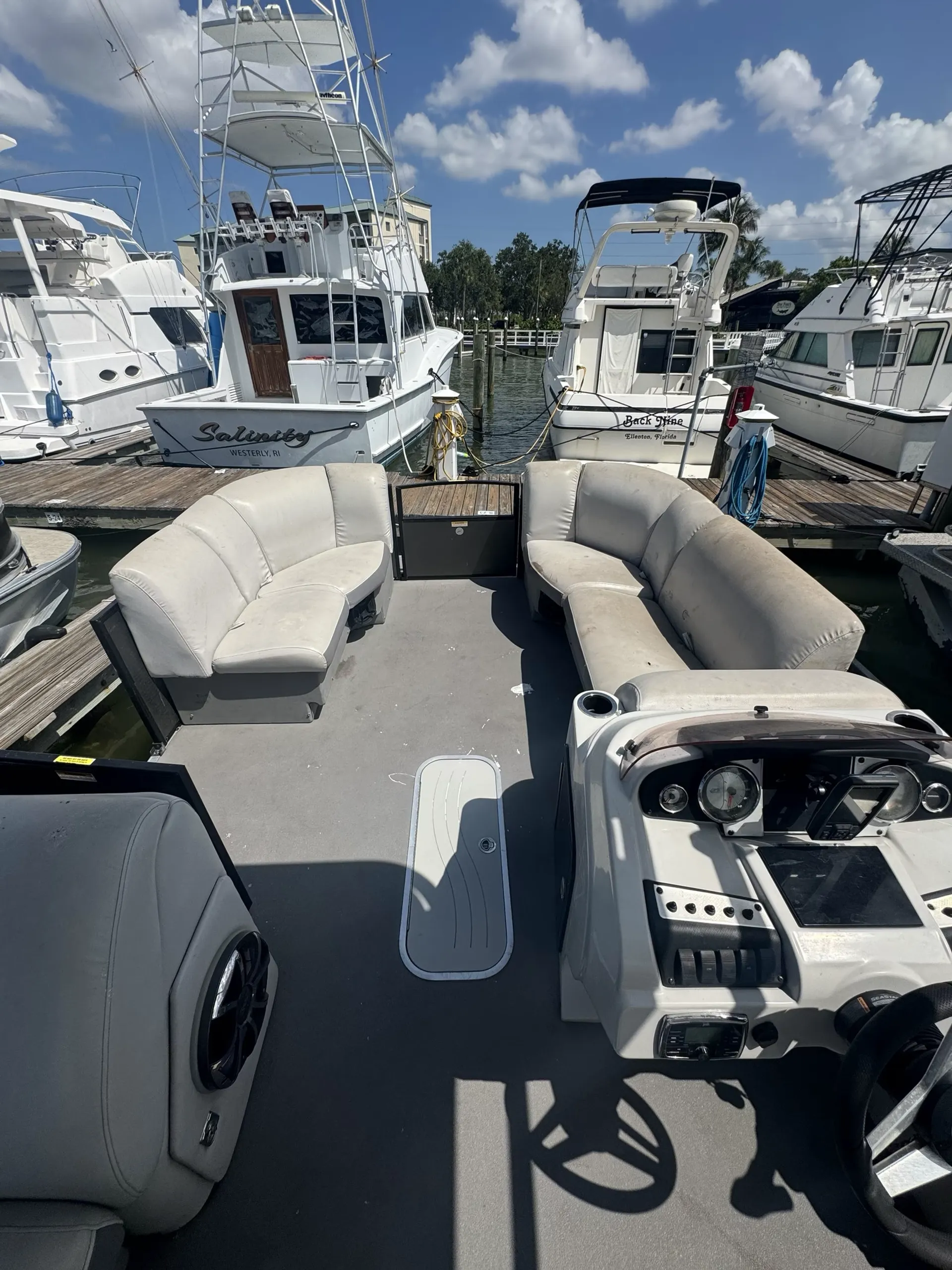 25' Double-Deck Tritoon Party Boat w/ Water Slide!