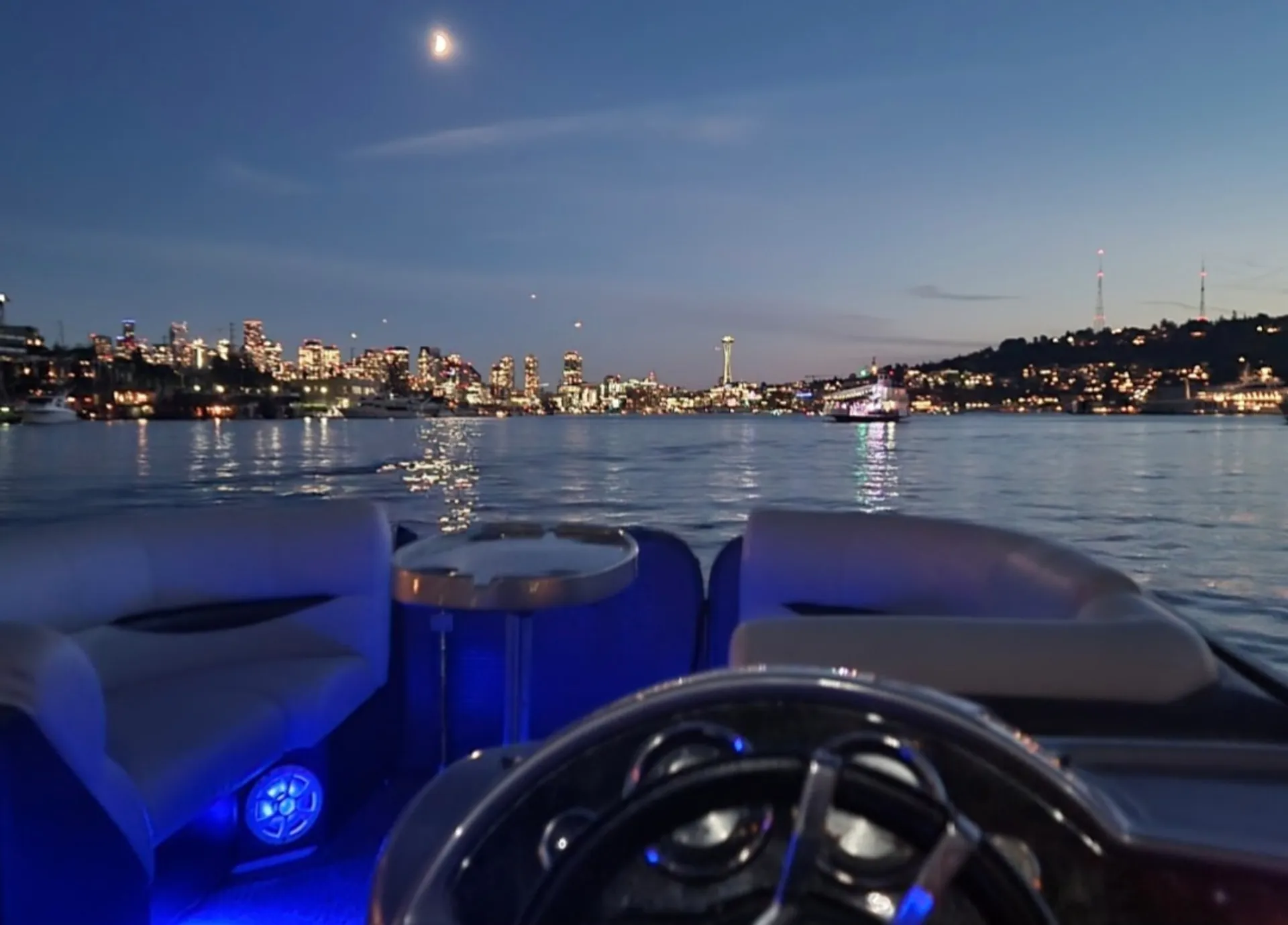 PALM BEACH MARINECRAFT 240 CAPTIVA BEACH BAR in Seattle, WA — photo 4