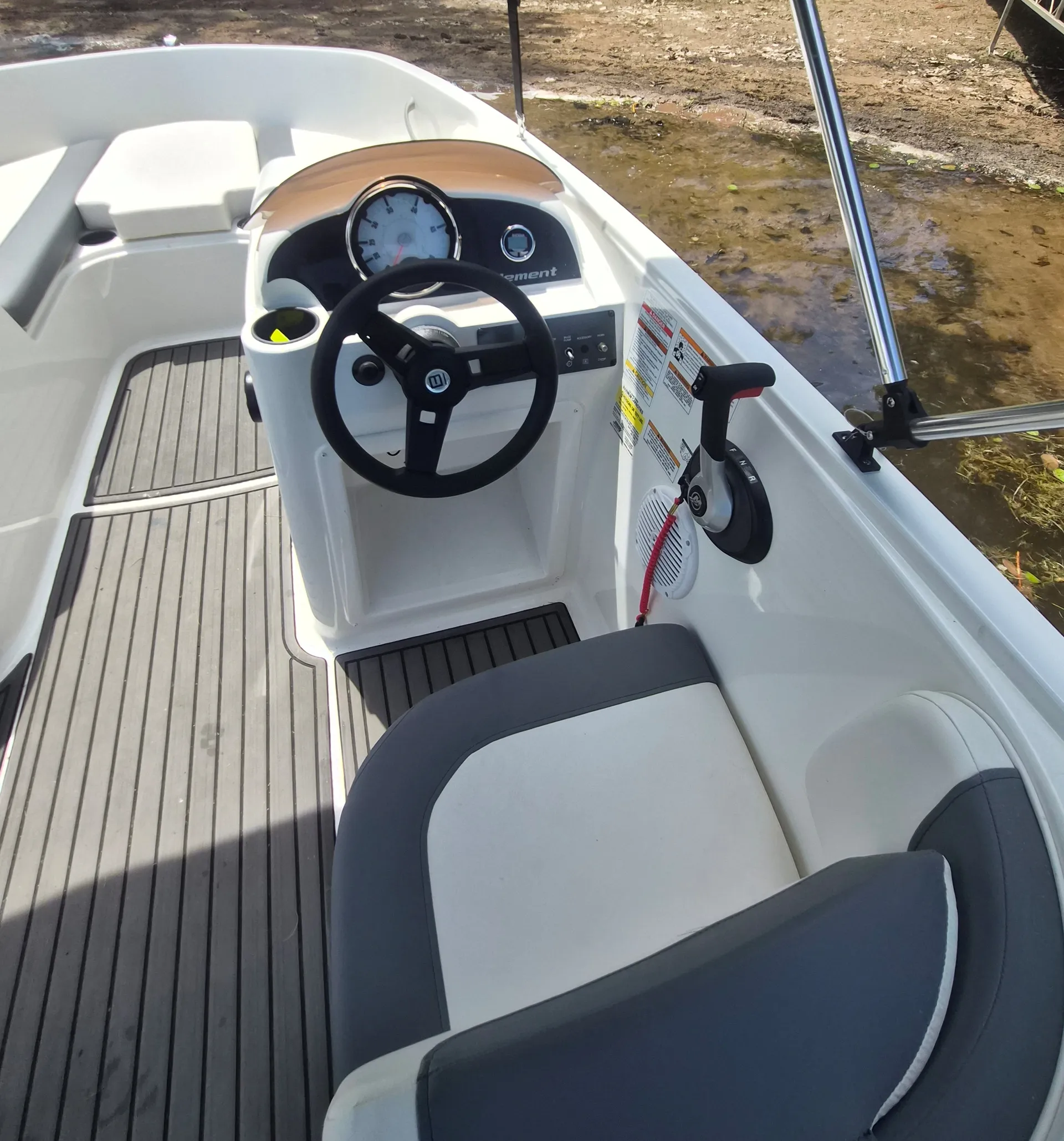 BAYLINER ELEMENT E18 in Cloquet, MN — photo 5