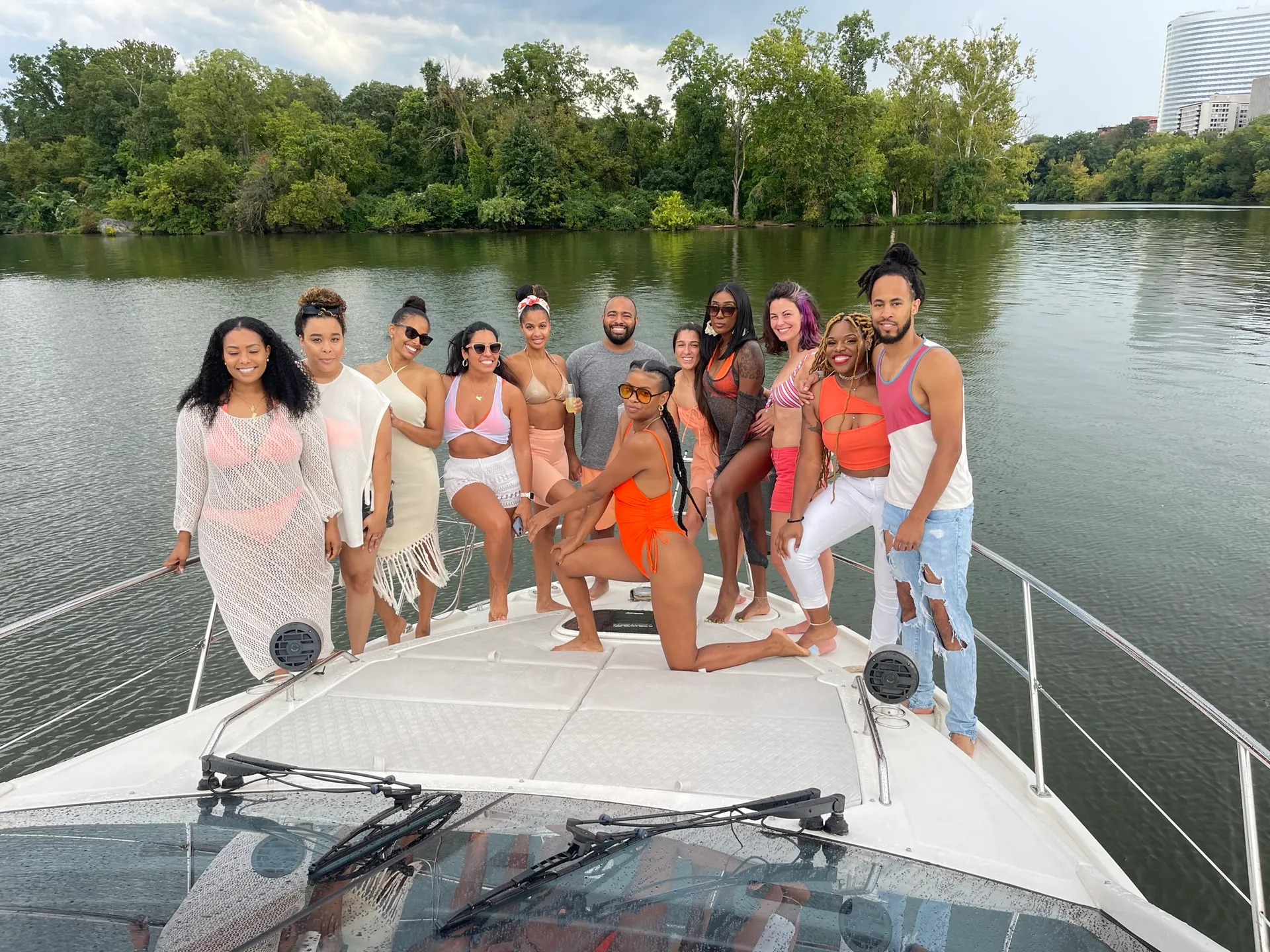 SEA RAY BOATS 400 SUNDANCER in Washington, DC — photo 9