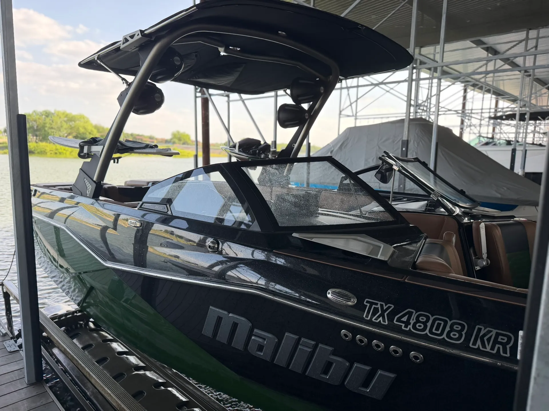 MALIBU BOATS 25 LSV in Little Elm, TX — photo 2
