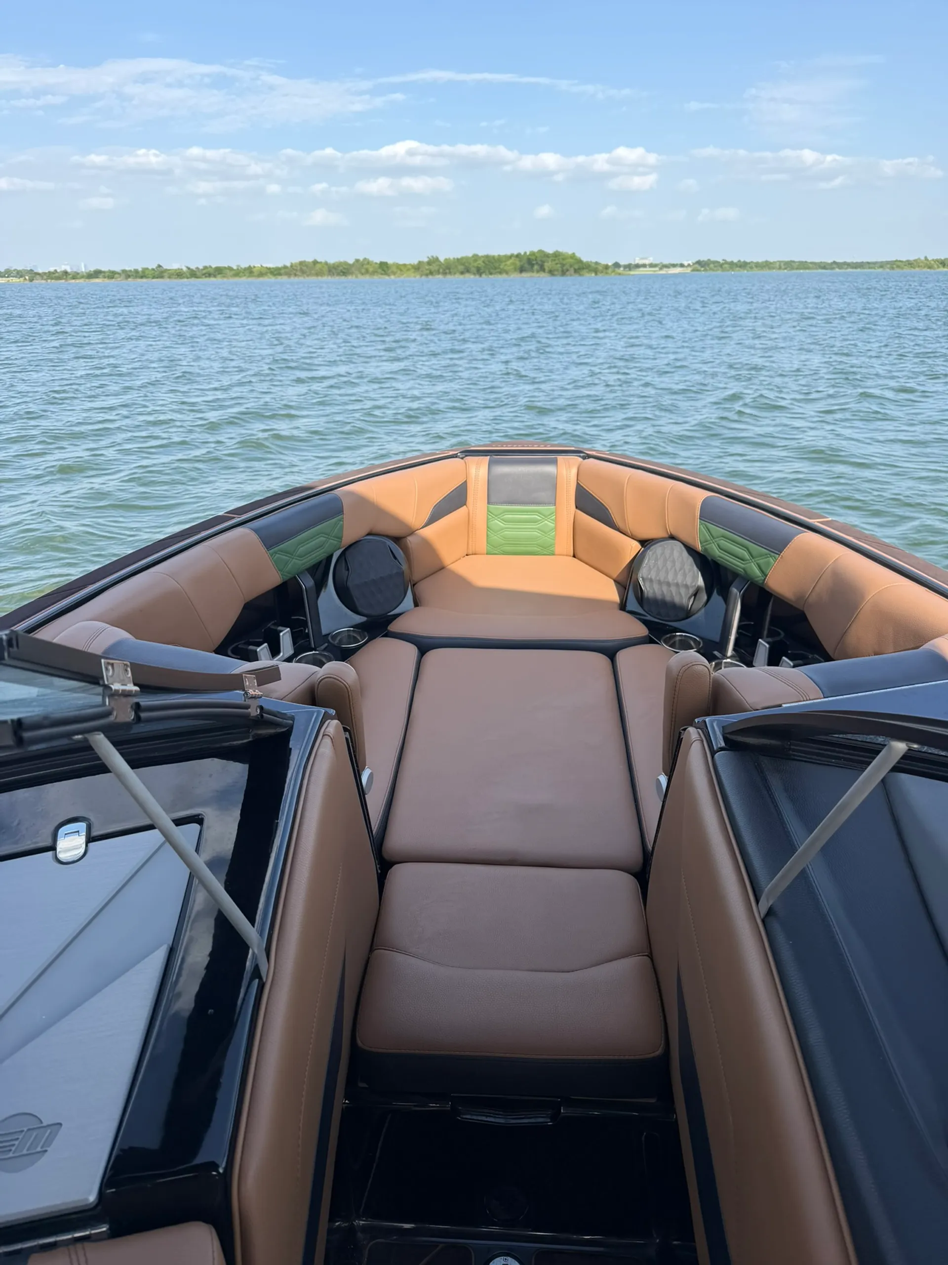 MALIBU BOATS 25 LSV in Little Elm, TX — photo 3