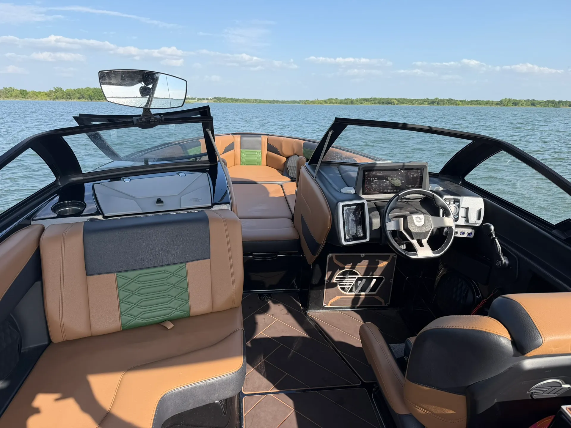 MALIBU BOATS 25 LSV in Little Elm, TX — photo 5