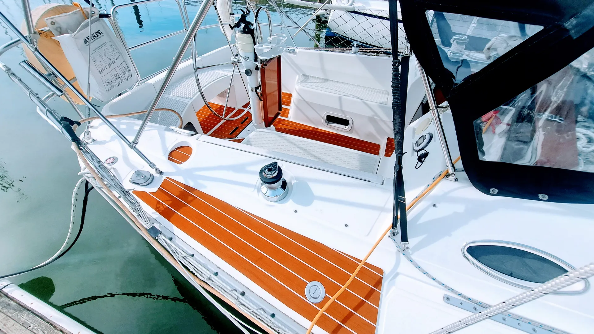Hunter 35 Legend in Stamford, CT — photo 6