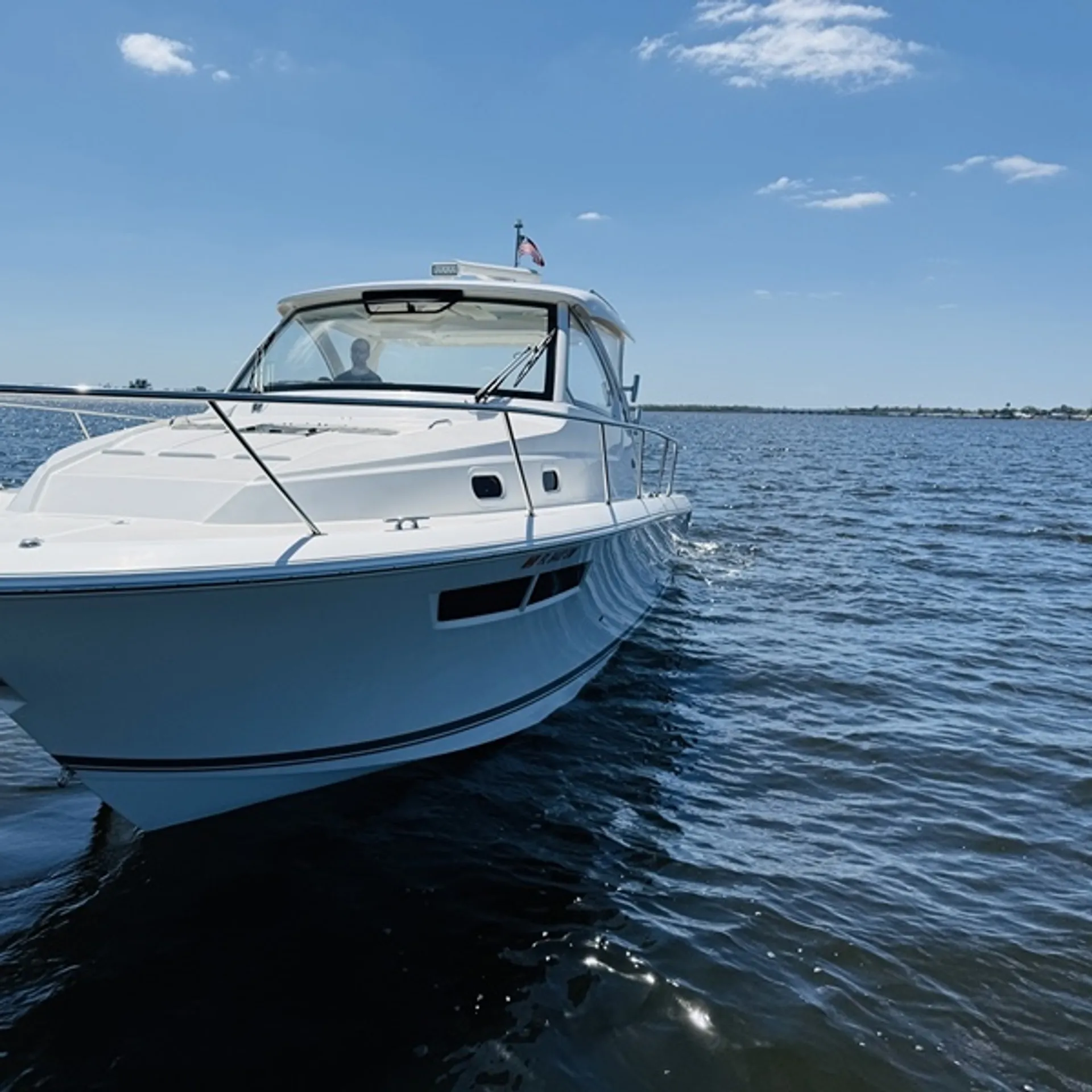 PURSUIT OS355 OFFSHORE W/3-F300HP in Miami, FL — photo 4