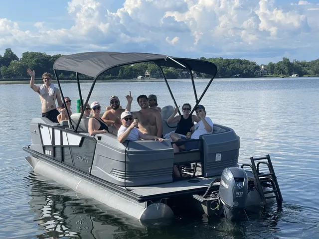 Rent a SYLVAN pontoon in Wayzata, MN near me