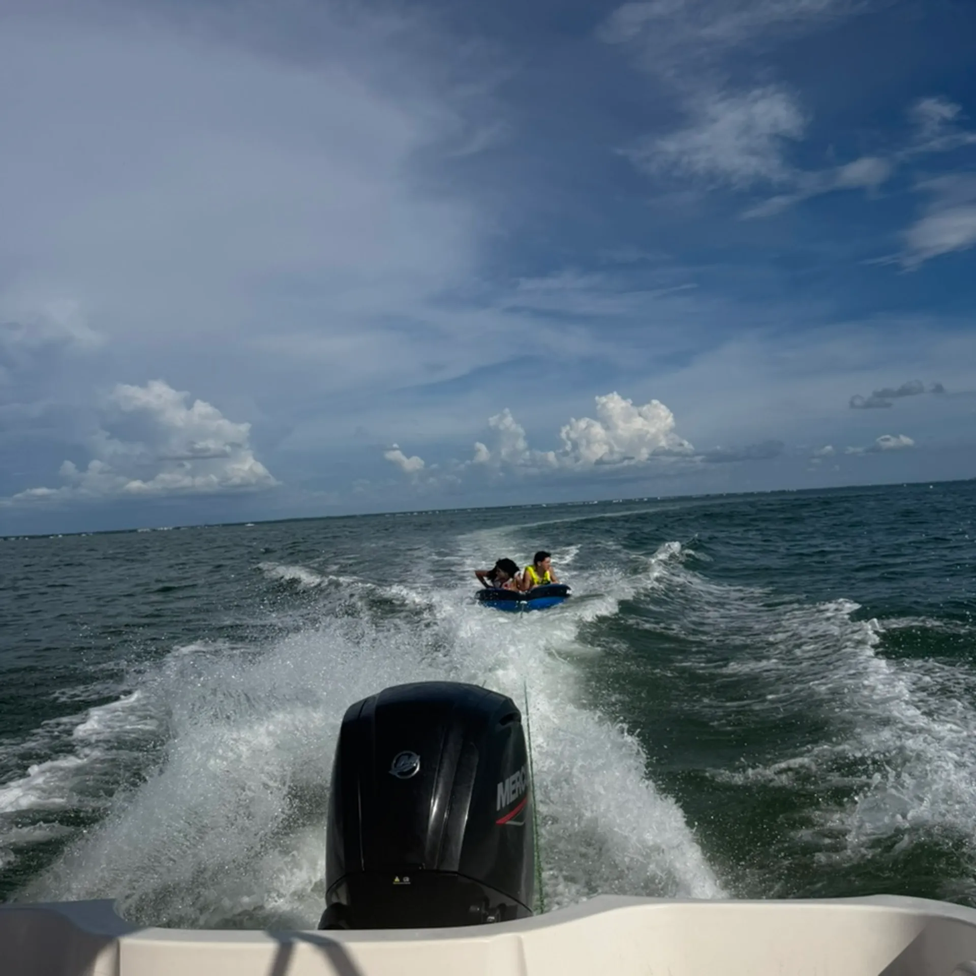 Sunny Escape — 18ft Bayliner Element