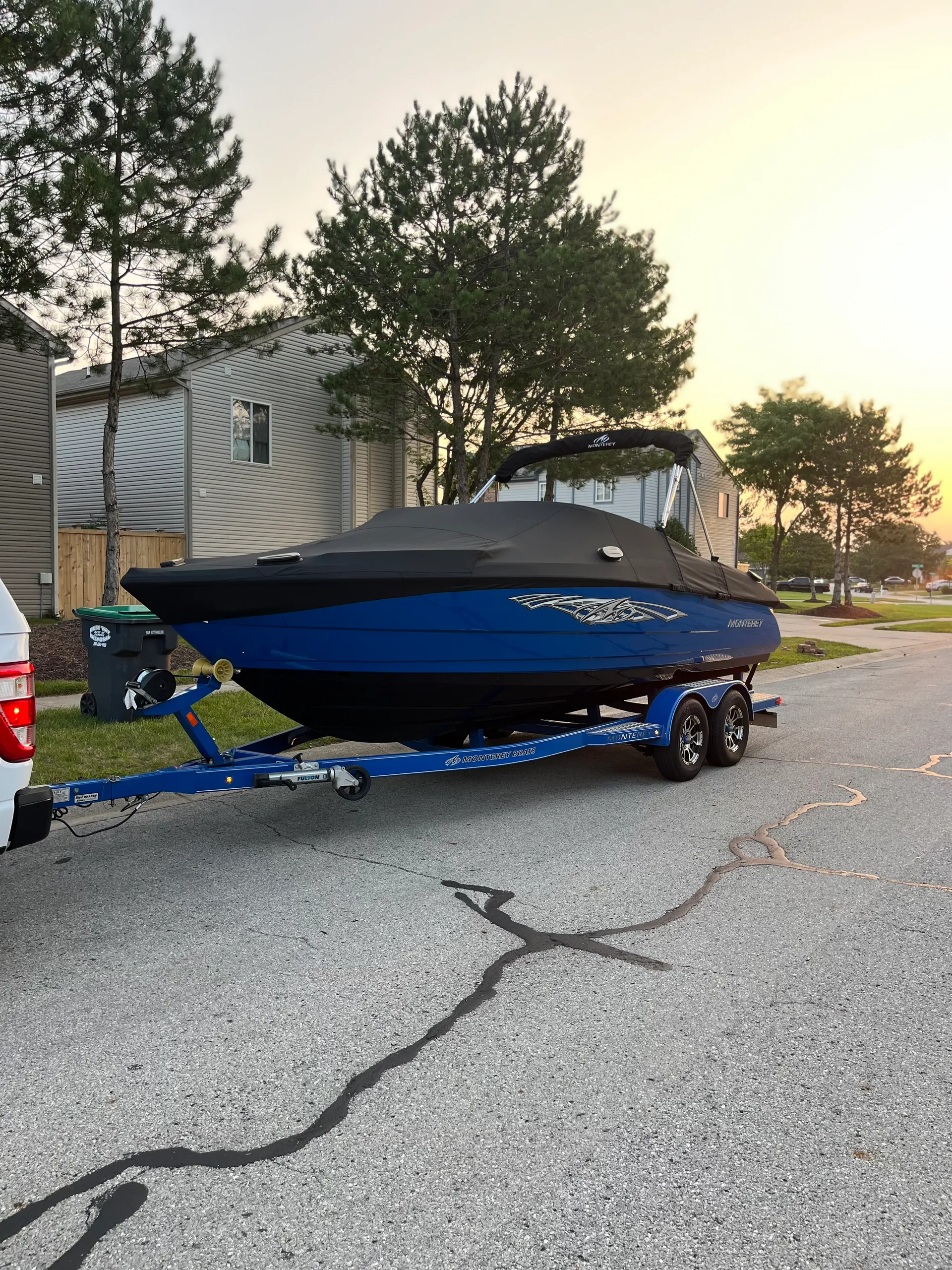 MONTEREY BOATS 224FS in Bloomington, IN — photo 2
