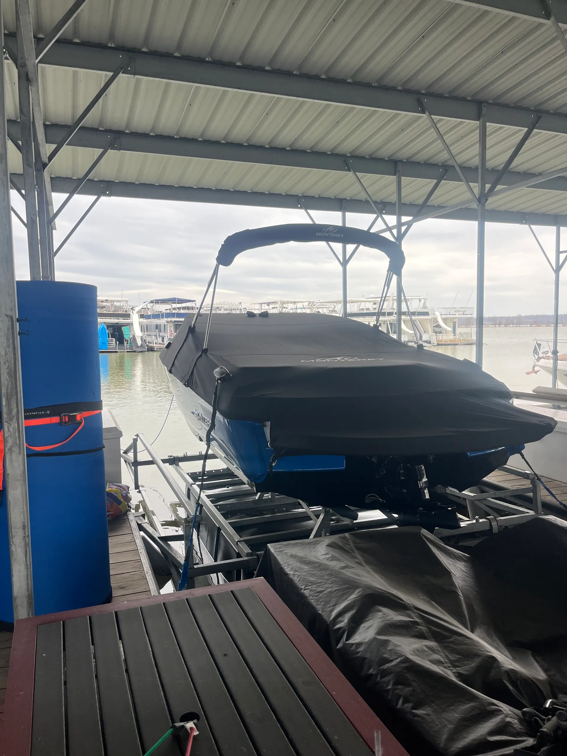 MONTEREY BOATS 224FS in Bloomington, IN — photo 3