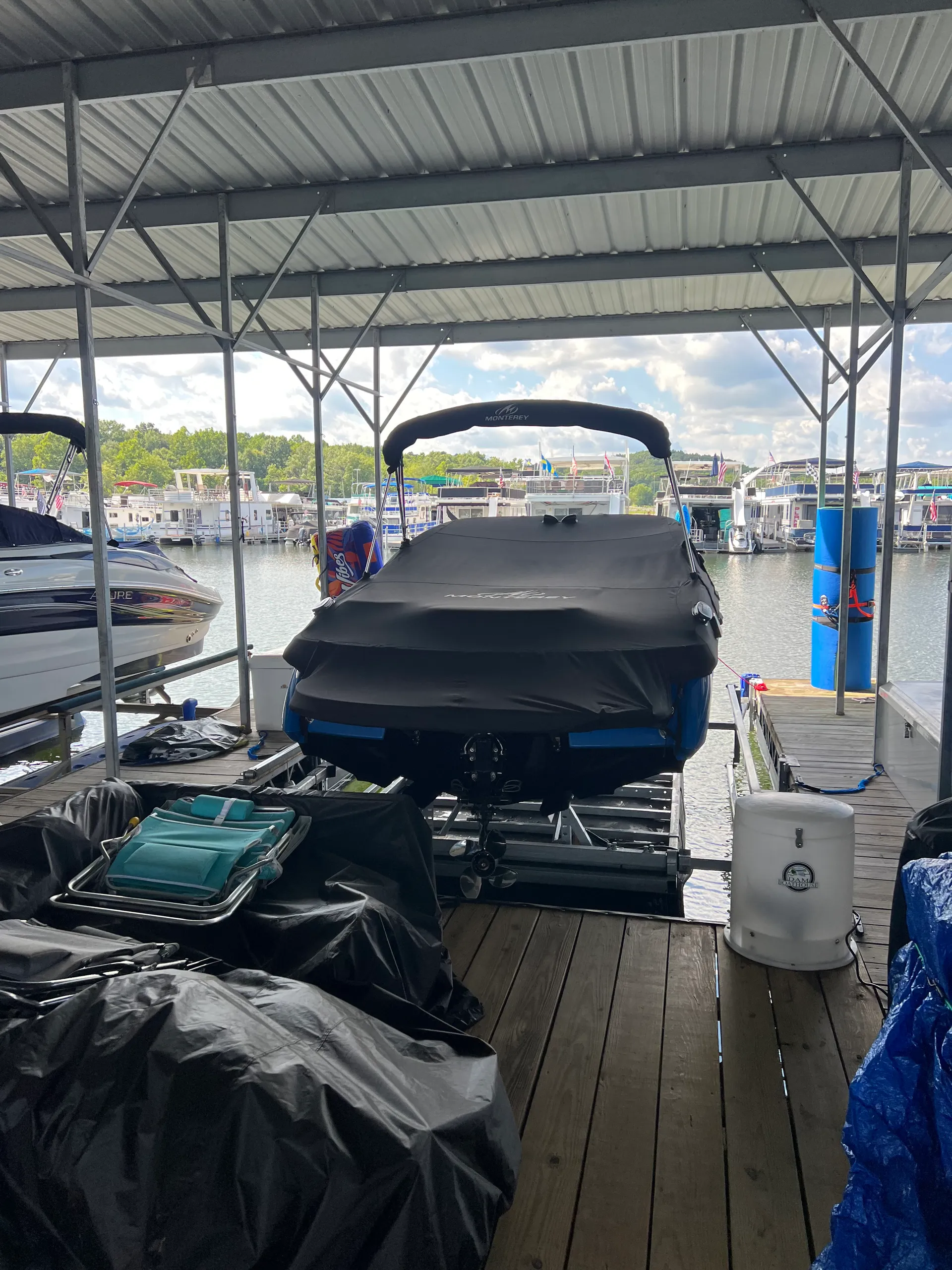 MONTEREY BOATS 224FS in Bloomington, IN — photo 5