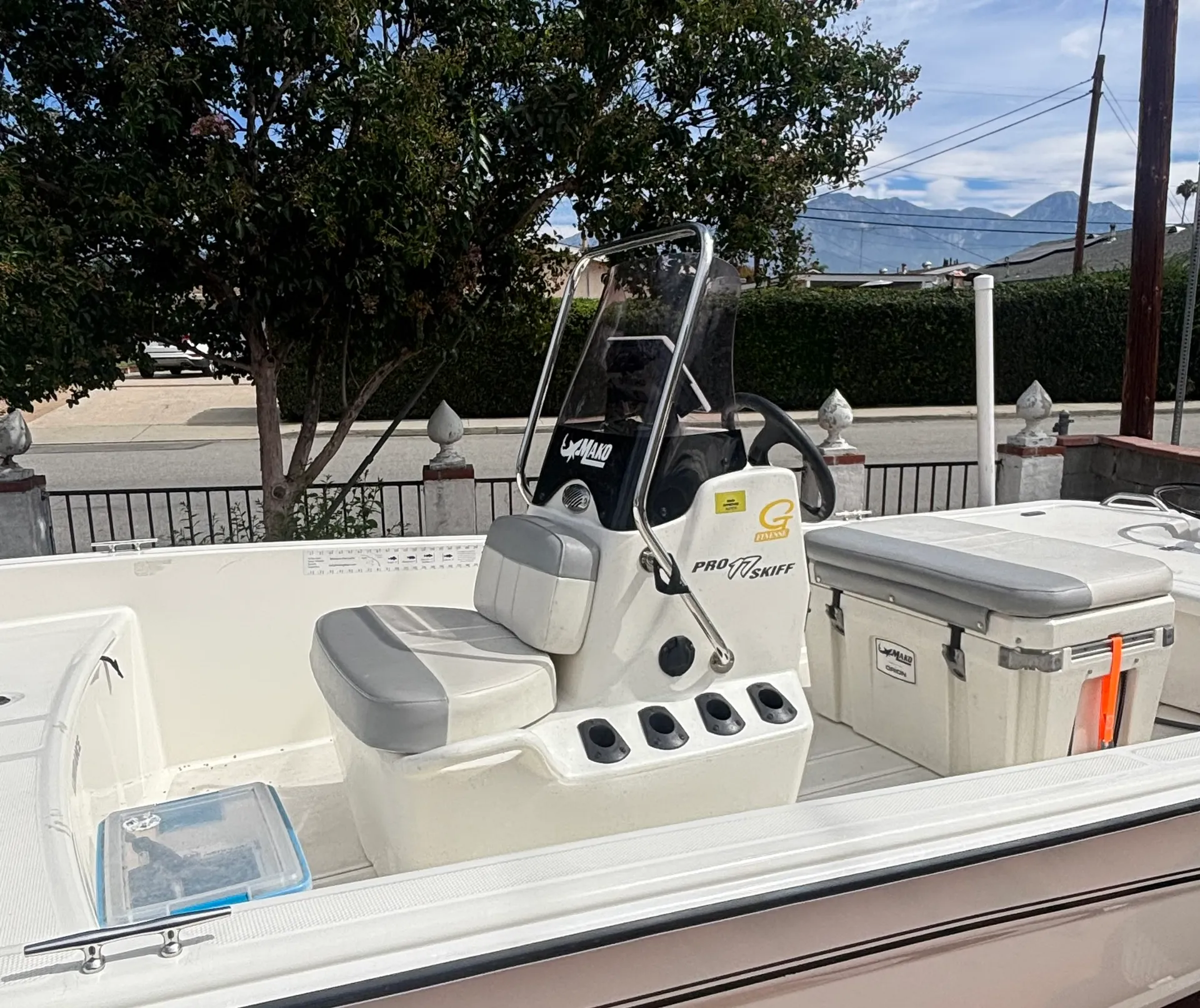 MAKO MARINE PRO 17 SKIFF CC W/75ELPT 4-S W/TRLR in Montclair, CA — photo 2