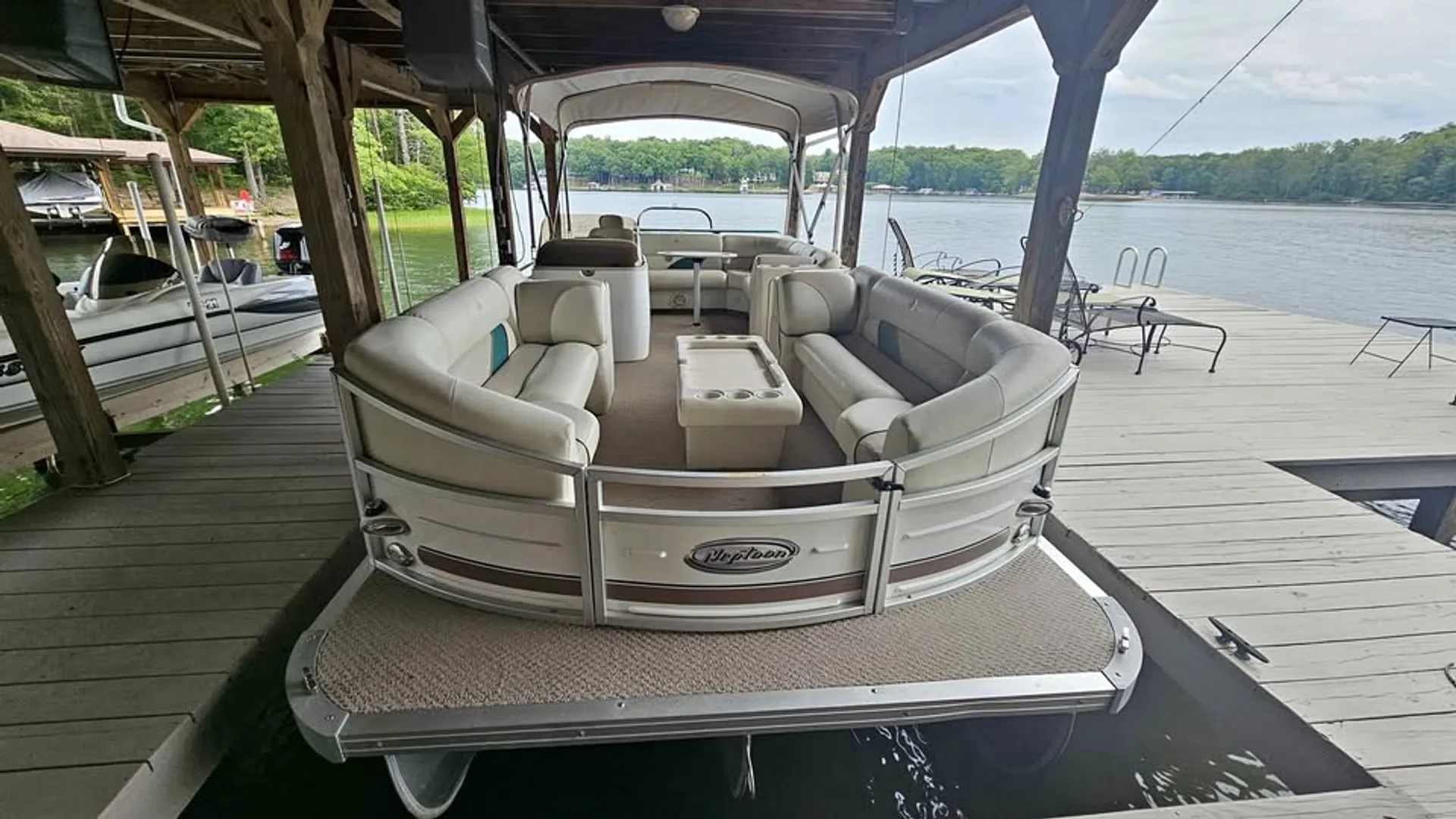 JC AND NEPTOON PONTOON 23 ENSIGN NEPTOON in Bumpass, VA — photo 2