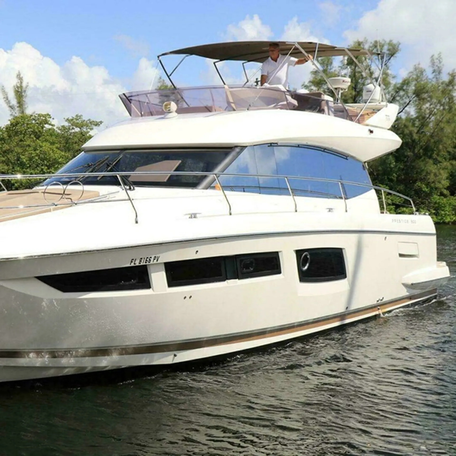 SEA RAY BOATS SUNDANCER 320 in Miami, FL — photo 4