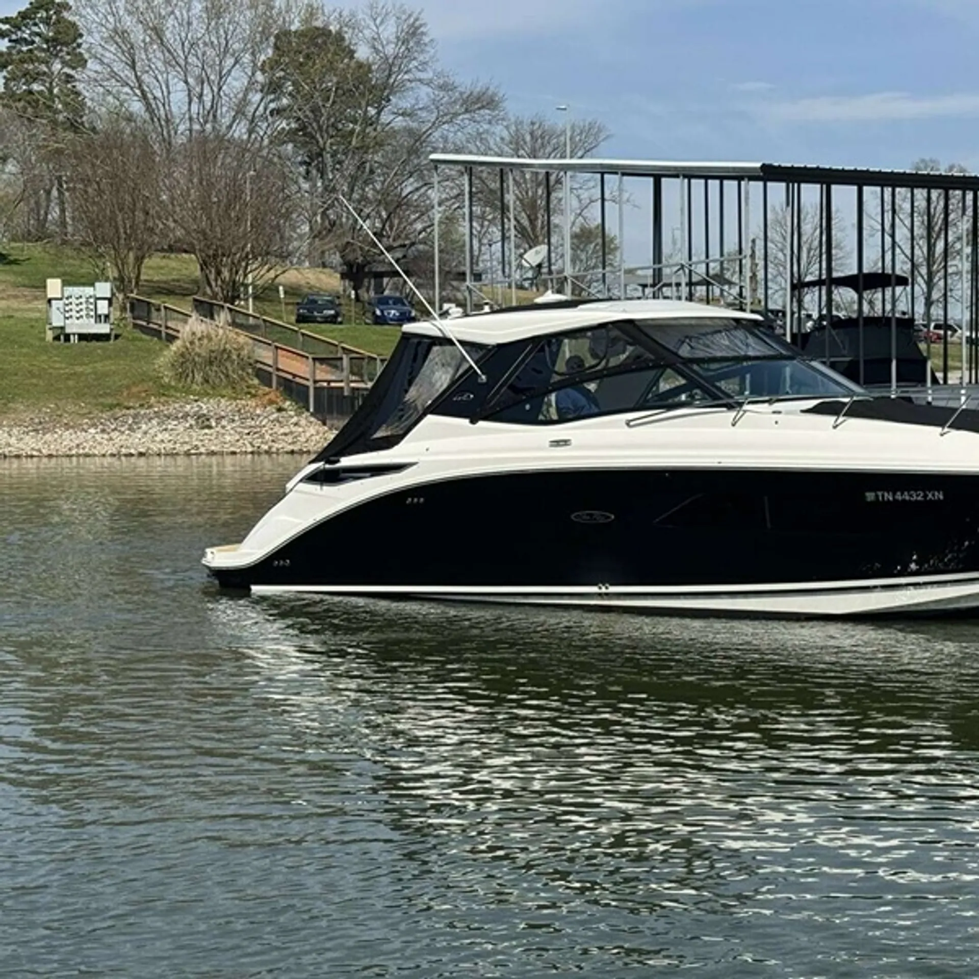 SEA RAY BOATS SUNDANCER 320 in Miami, FL — photo 8