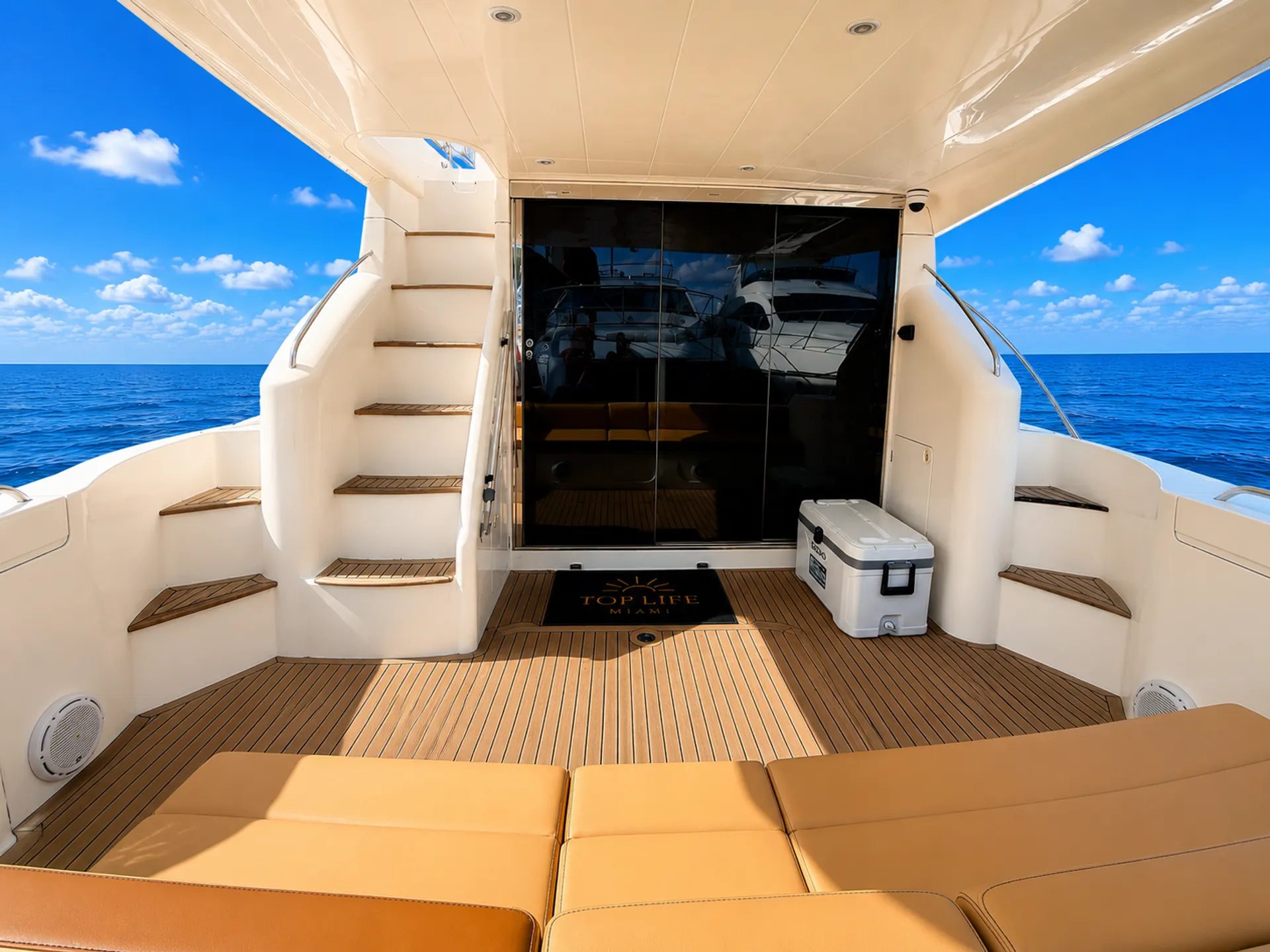 VIKING YACHT 52 FLYBRIDGE YACHT in Miami, FL — photo 3