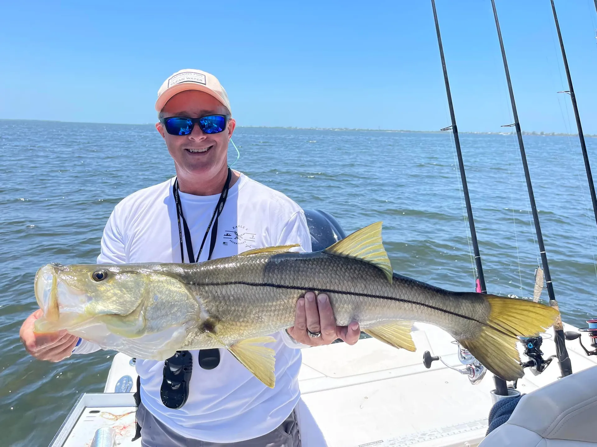 ROBALO 246 CAYMAN W/F200XB W/TRLR in North Port, FL — photo 3