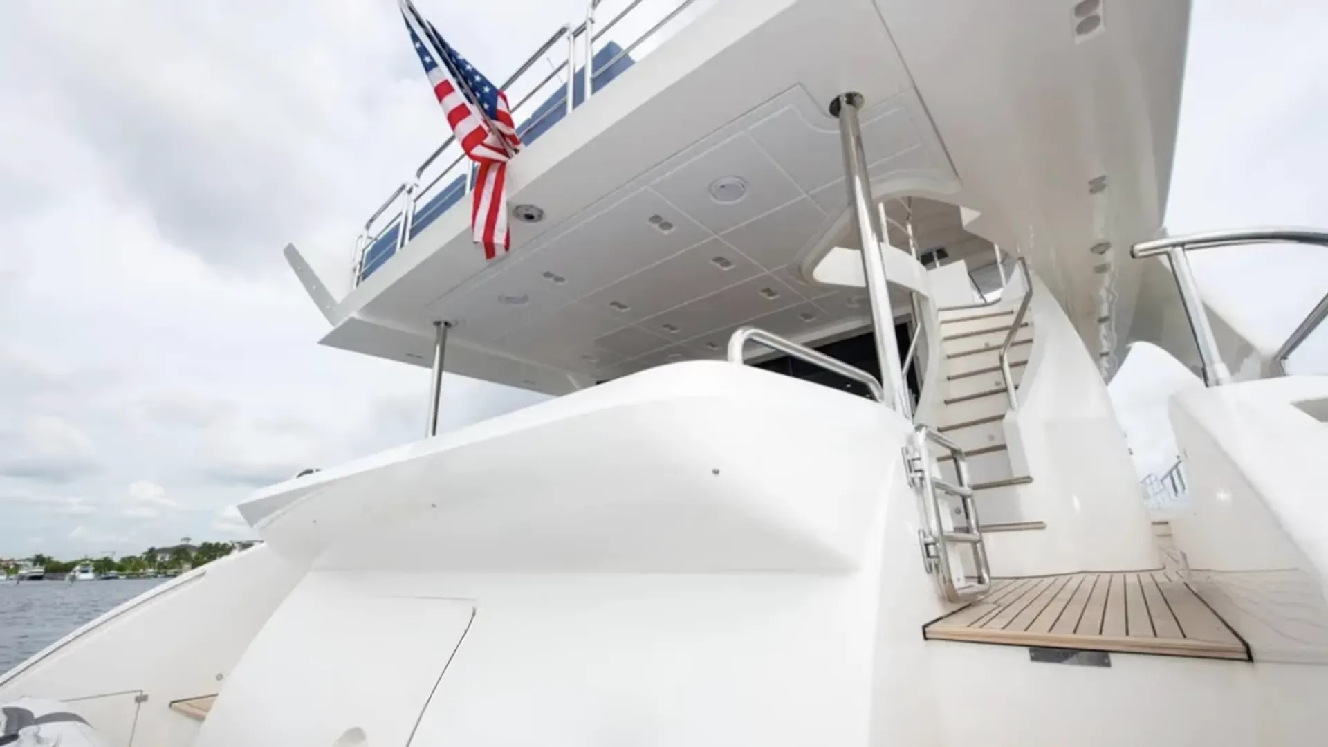 Azimut 88 Fly in Miami, FL — photo 4