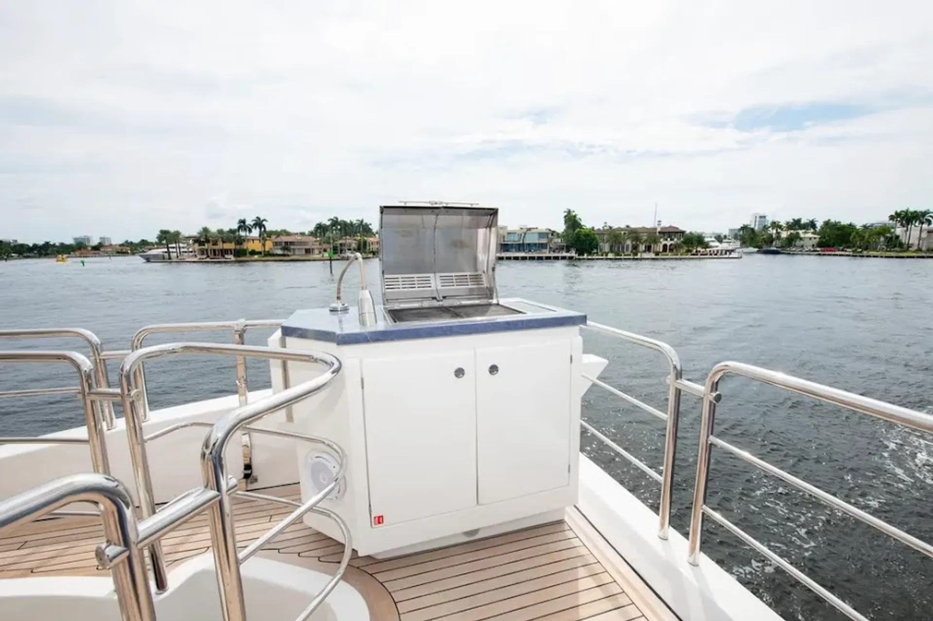 Azimut 88 Fly in Miami, FL — photo 6