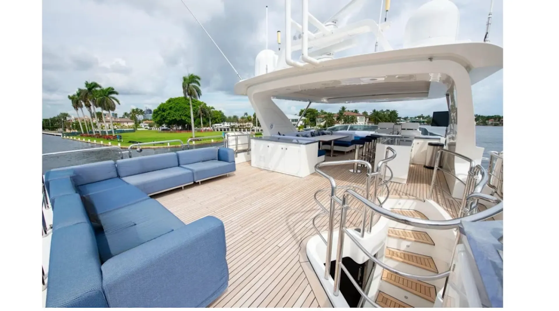 Azimut 88 Fly in Miami, FL — photo 2