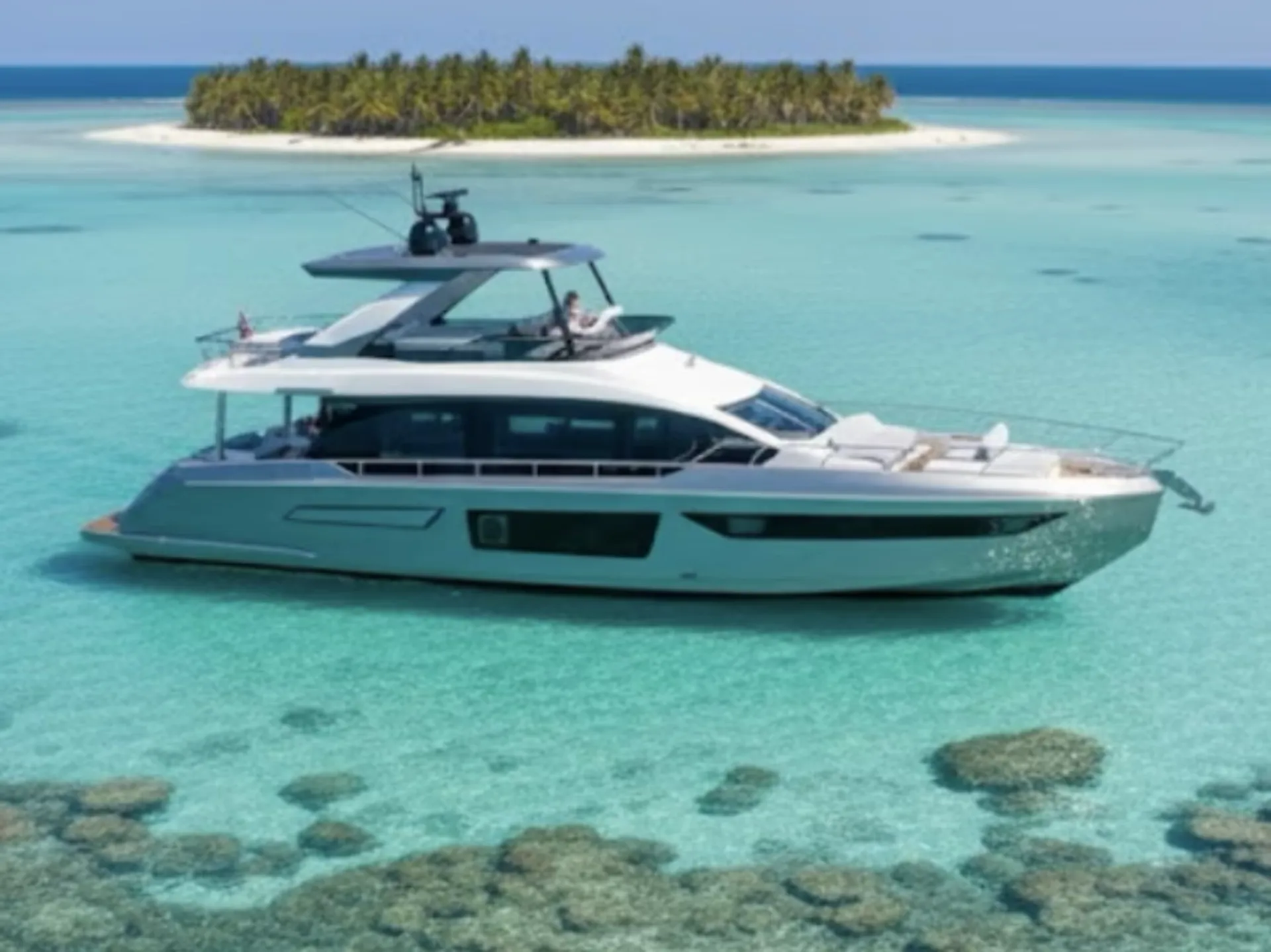 Azimut 68  flybridge MY 2023 in Miami Beach, FL